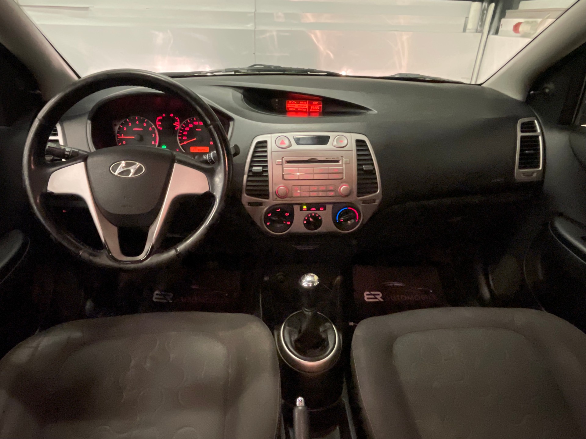 HYUNDAI i20 1.2 Comfort-image-8