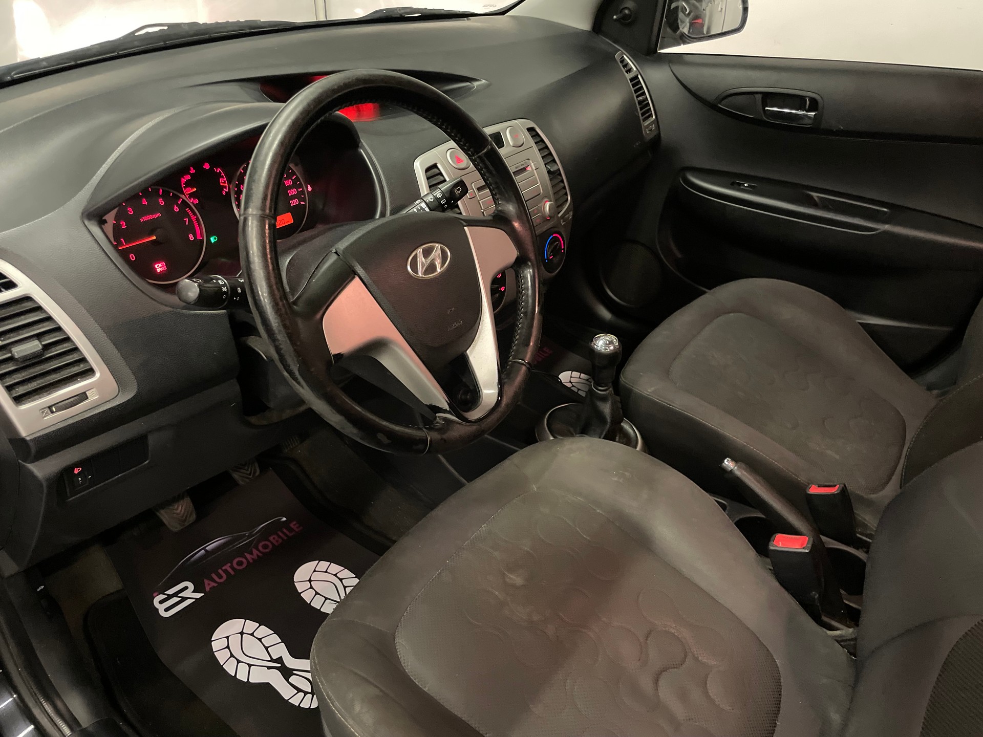 HYUNDAI i20 1.2 Comfort-image-10