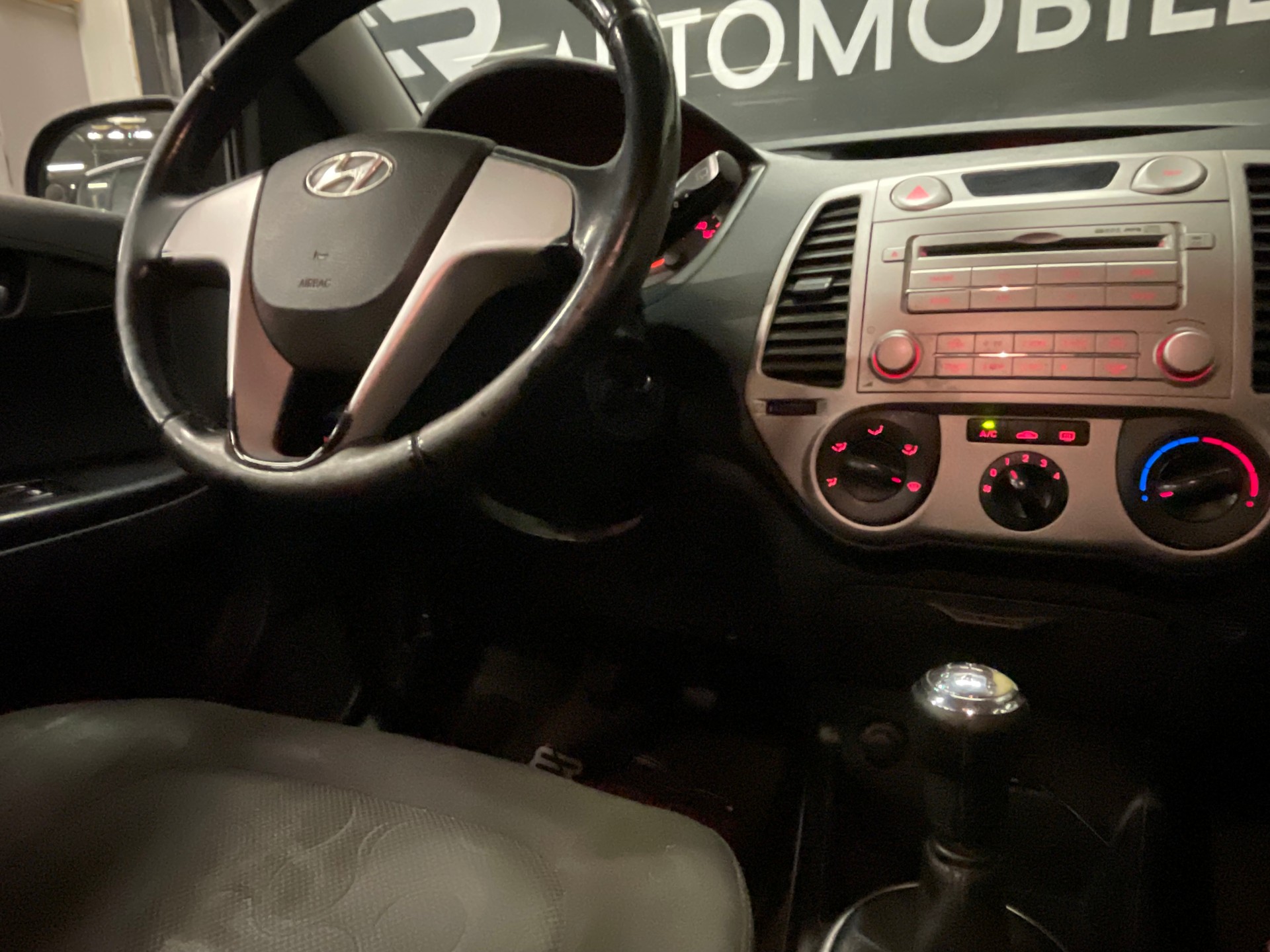 HYUNDAI i20 1.2 Comfort-image-12