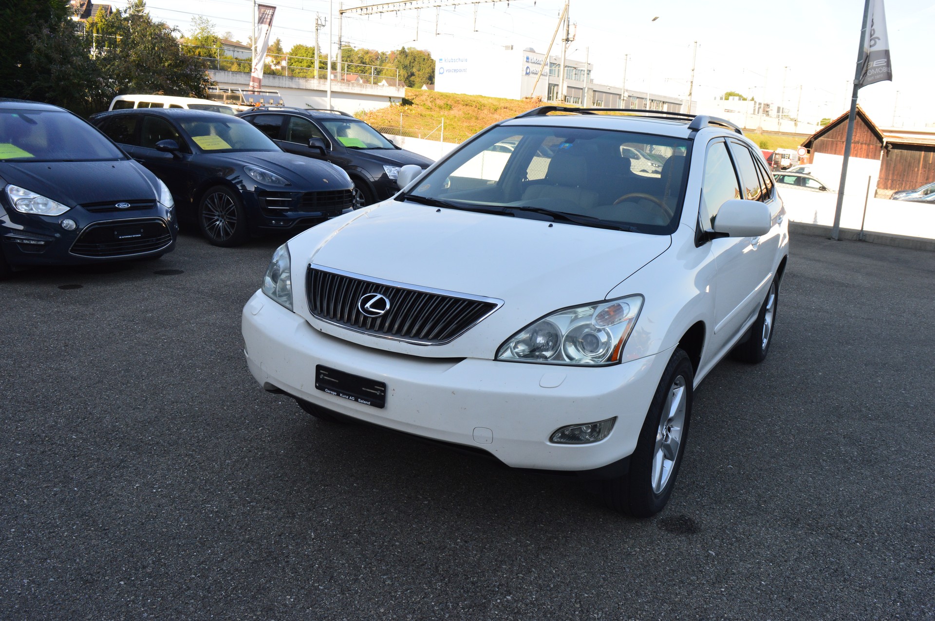 LEXUS 330-image-0