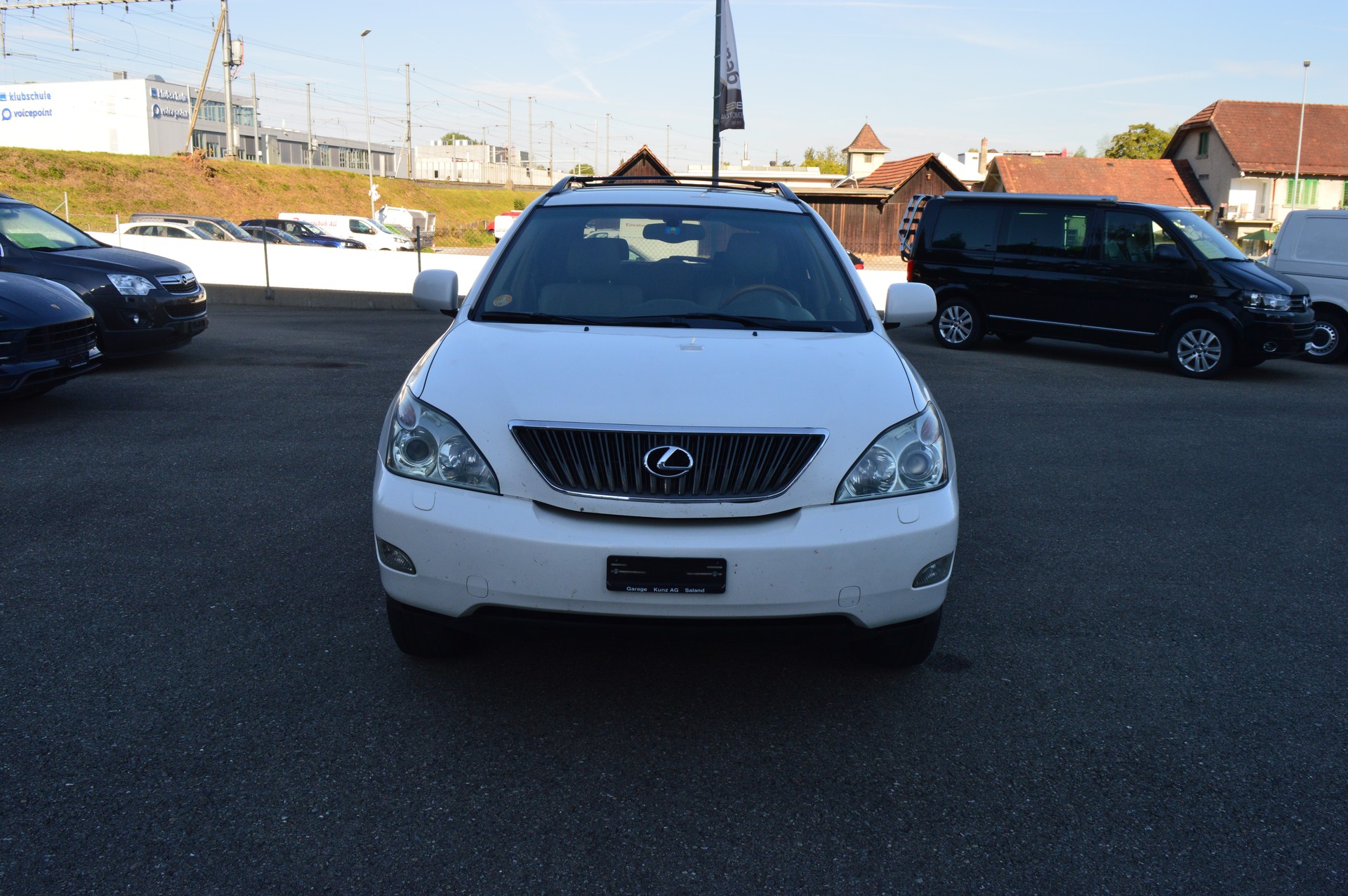 LEXUS 330-image-2