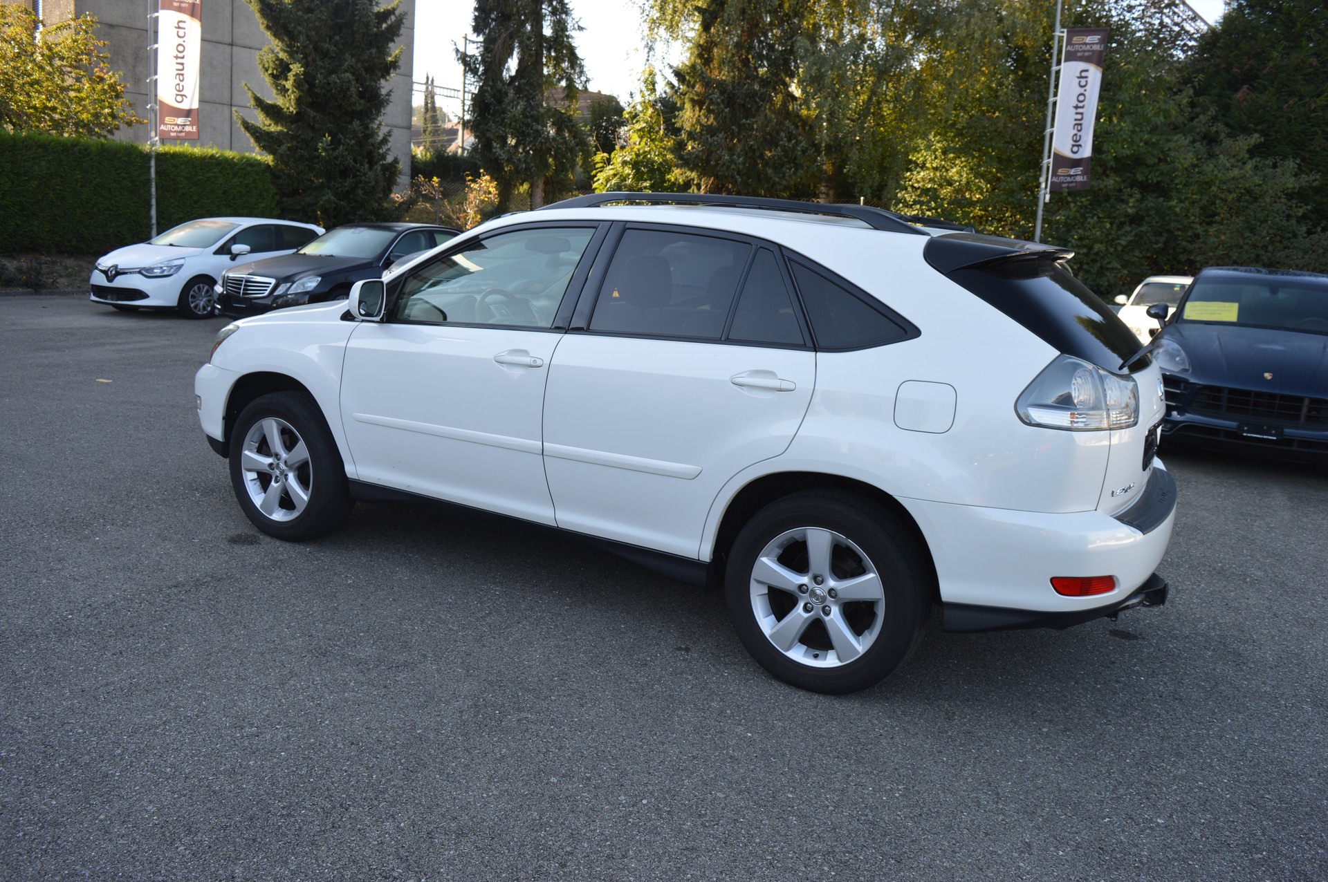 LEXUS 330-image-3