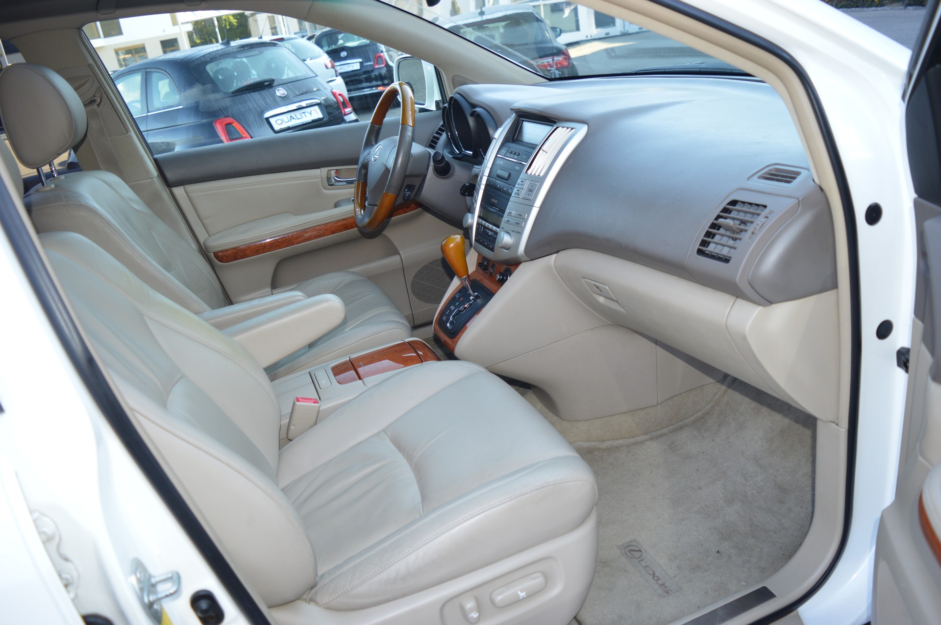 LEXUS 330-image-12