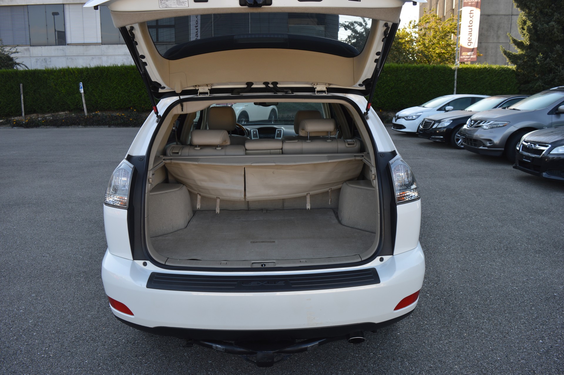 LEXUS 330-image-5
