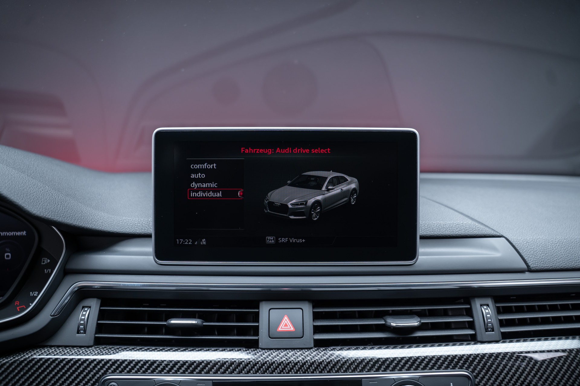 AUDI RS5 Coupé 2.9 V6 TFSI quattro T-Tronic / Carbon Paket / Alcantara-Lenkrad / Bang&Olufsen-image-27