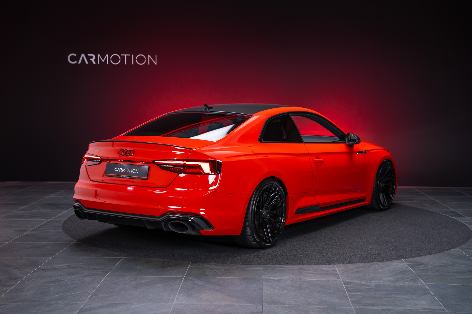 AUDI RS5 Coupé 2.9 V6 TFSI quattro T-Tronic / Carbon Paket / Alcantara-Lenkrad / Bang&Olufsen-image-4