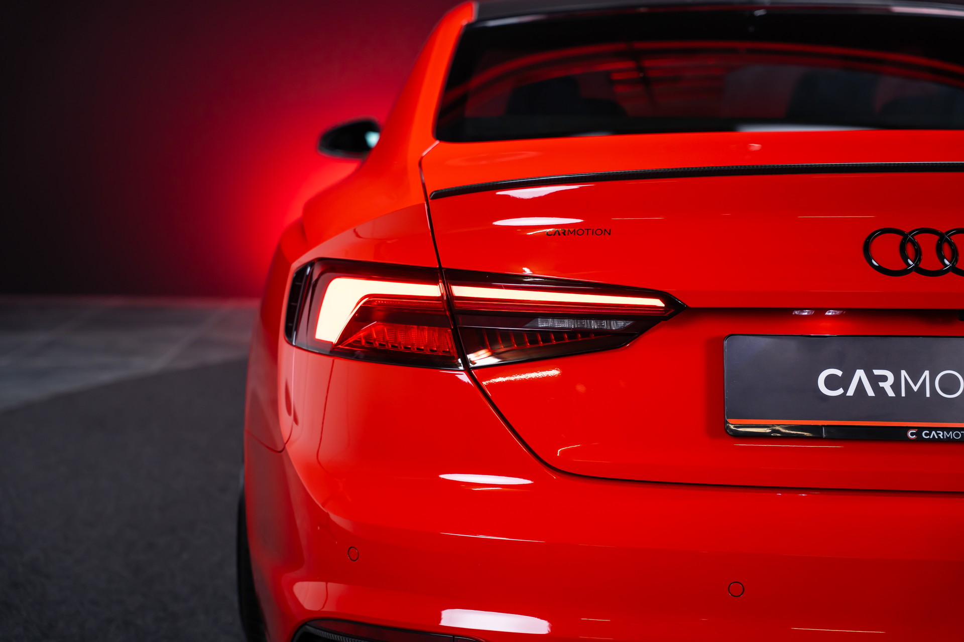 AUDI RS5 Coupé 2.9 V6 TFSI quattro T-Tronic / Carbon Paket / Alcantara-Lenkrad / Bang&Olufsen-image-6