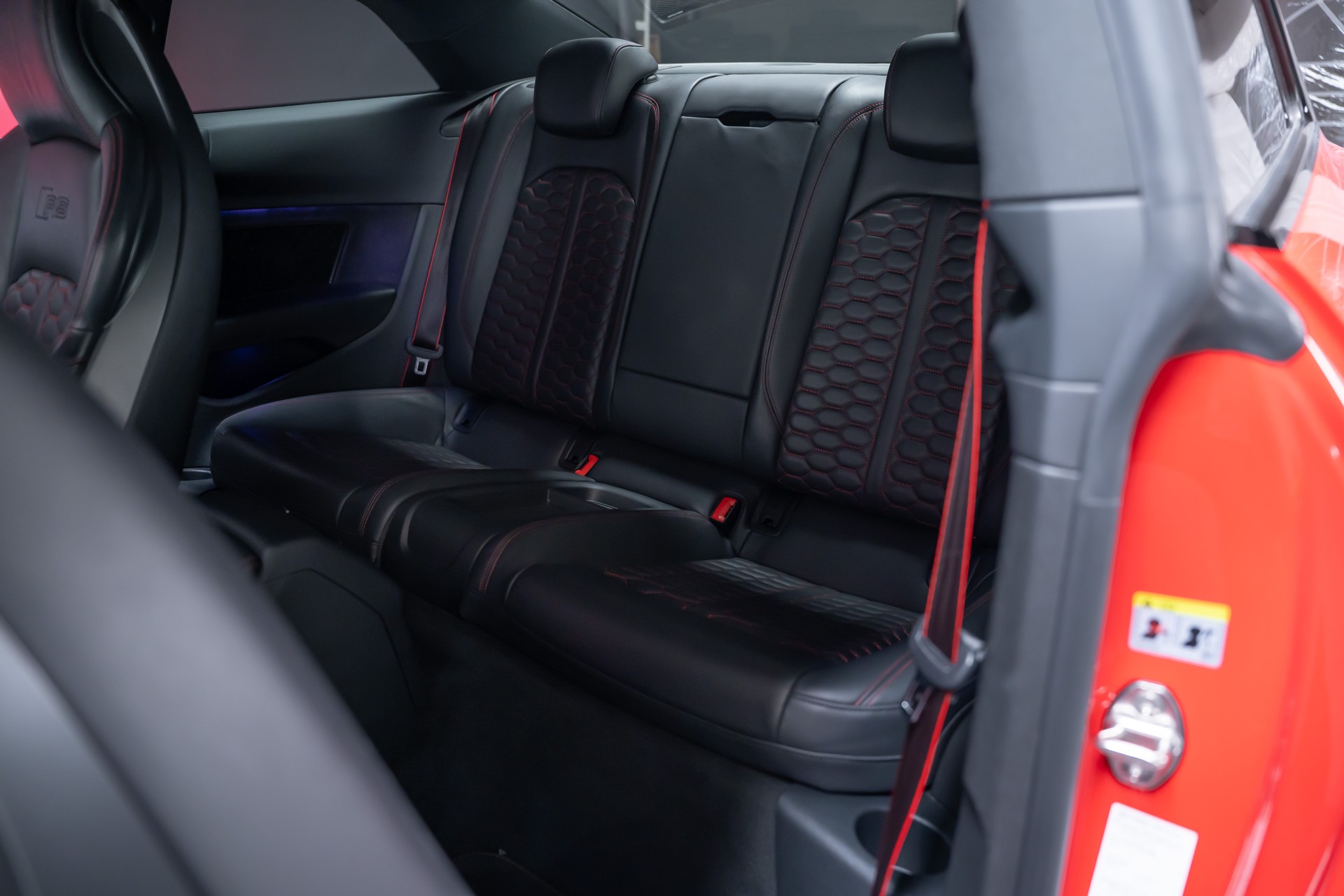 AUDI RS5 Coupé 2.9 V6 TFSI quattro T-Tronic / Carbon Paket / Alcantara-Lenkrad / Bang&Olufsen-image-17