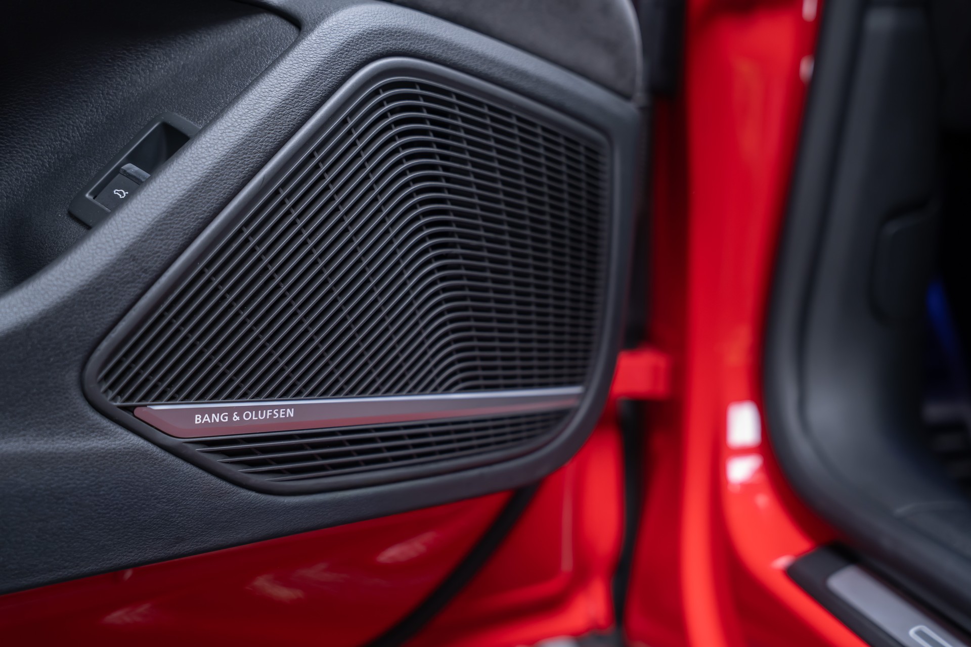 AUDI RS5 Coupé 2.9 V6 TFSI quattro T-Tronic / Carbon Paket / Alcantara-Lenkrad / Bang&Olufsen-image-16
