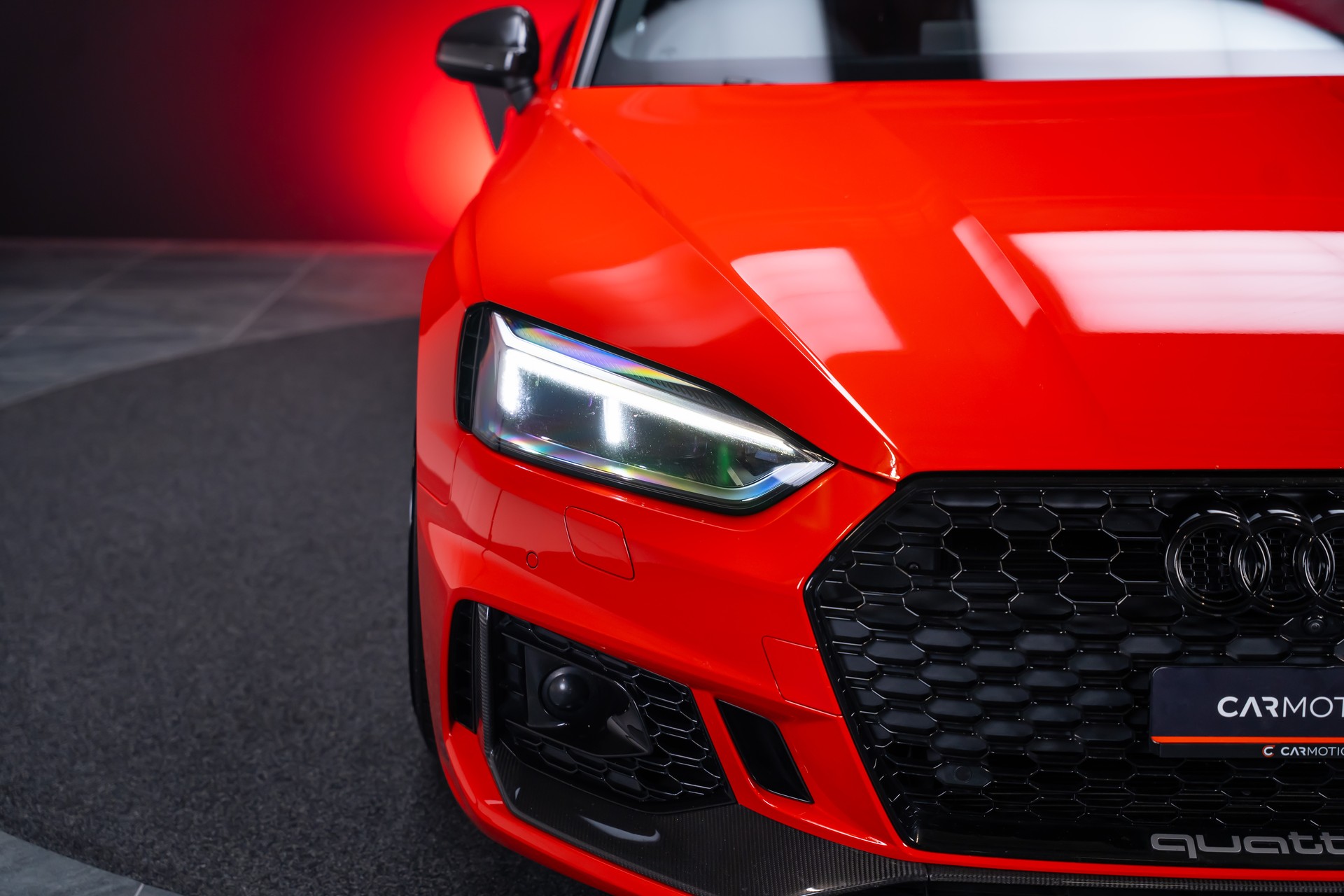 AUDI RS5 Coupé 2.9 V6 TFSI quattro T-Tronic / Carbon Paket / Alcantara-Lenkrad / Bang&Olufsen-image-36