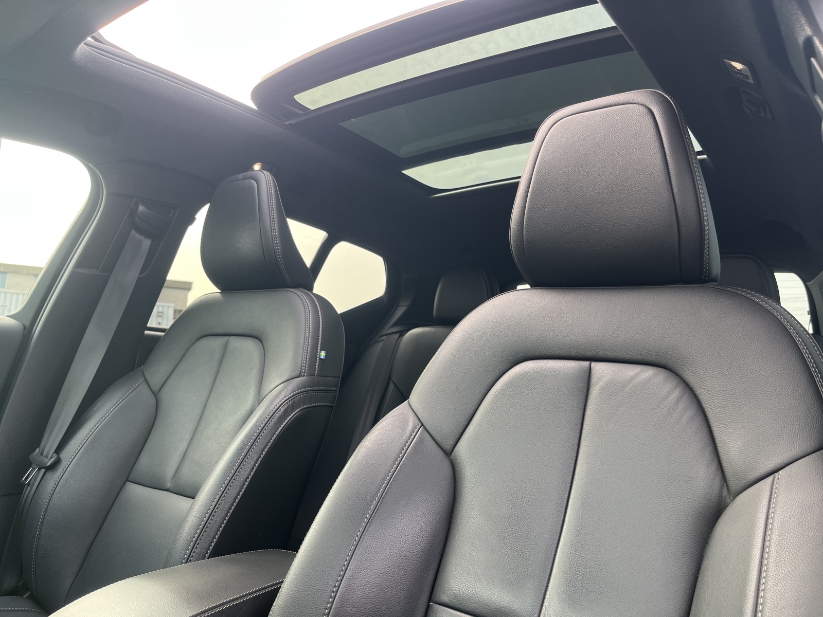 VOLVO XC40 1.5 T5 PiH R-Design-image-11