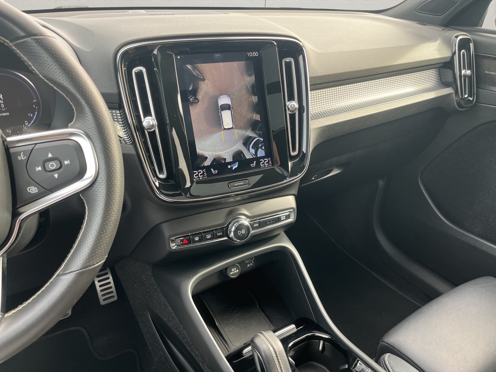 VOLVO XC40 1.5 T5 PiH R-Design-image-15