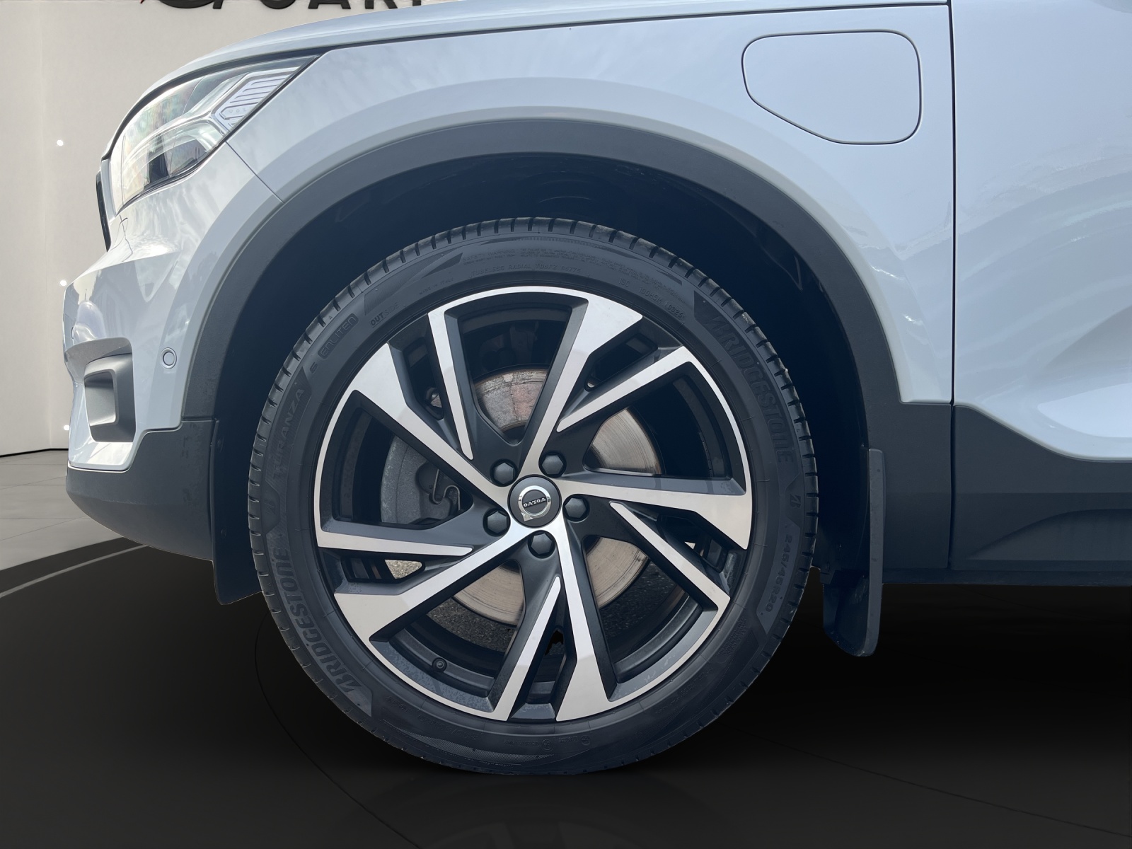 VOLVO XC40 1.5 T5 PiH R-Design-image-8