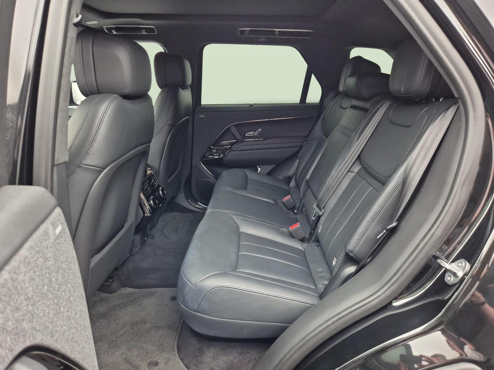 LAND ROVER Range Rover Sport 3.0 TD6 350 First Edition-image-3