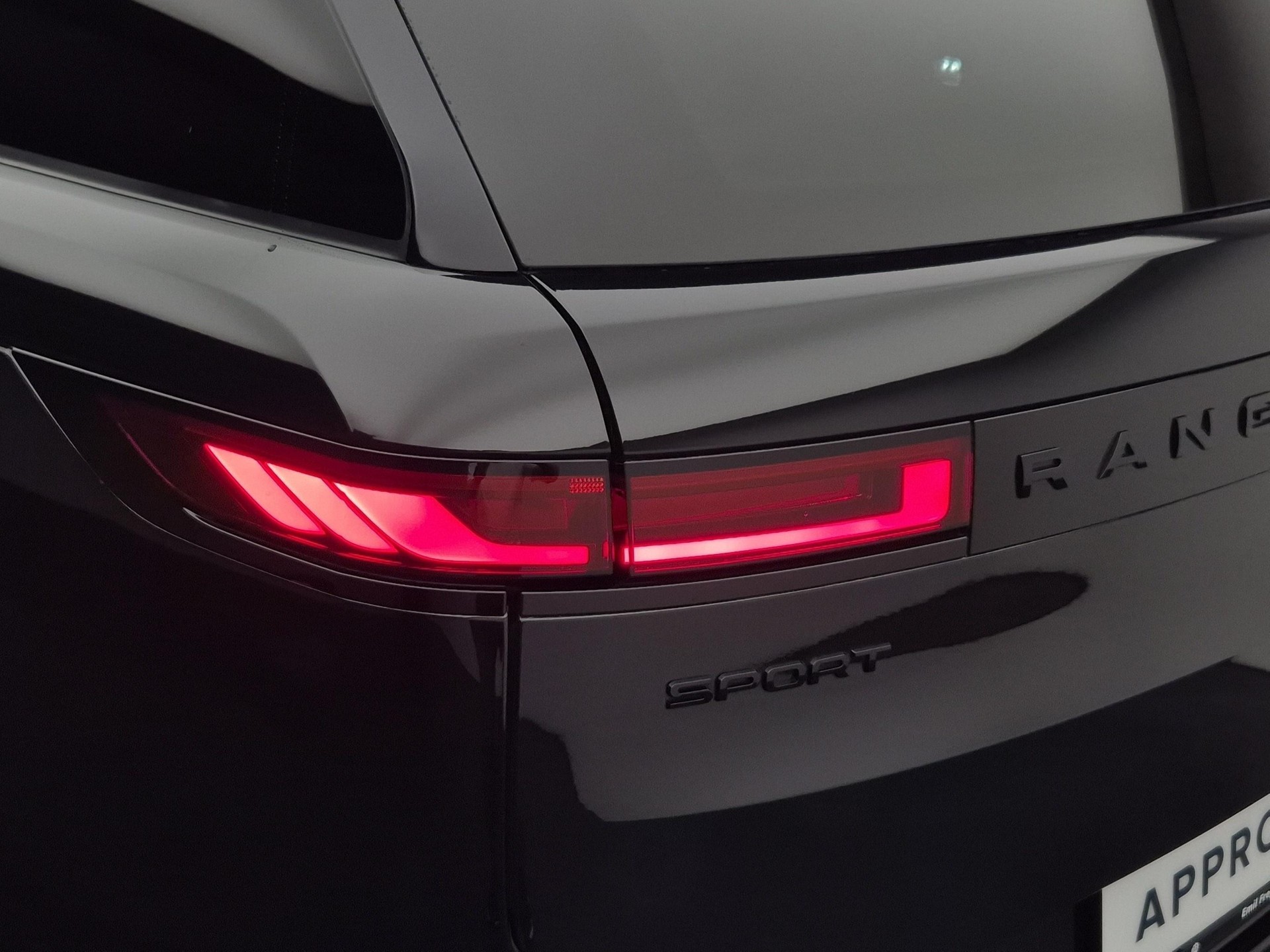 LAND ROVER Range Rover Sport 3.0 TD6 350 First Edition-image-19