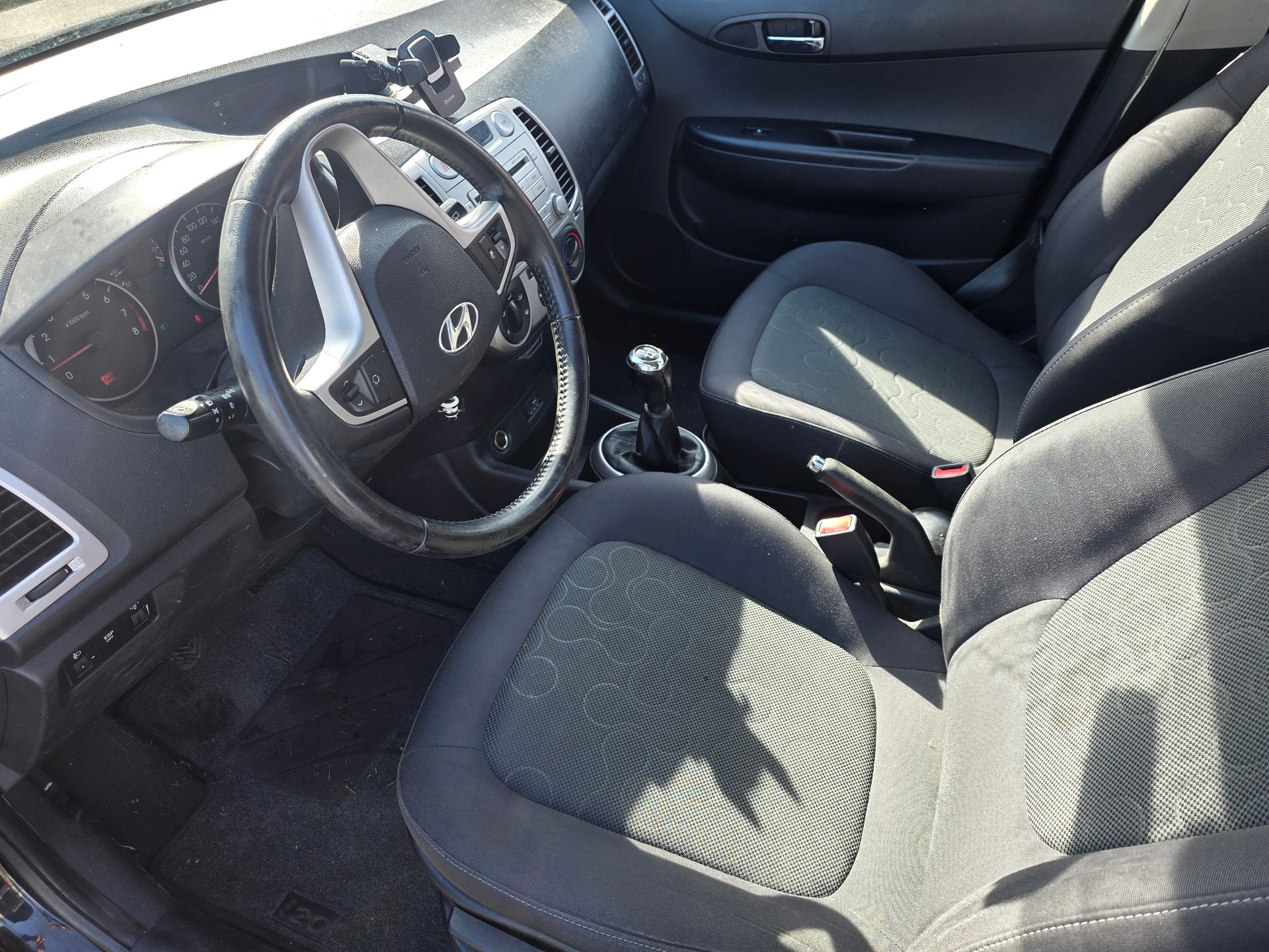 HYUNDAI i20 1.4 Style-image-6