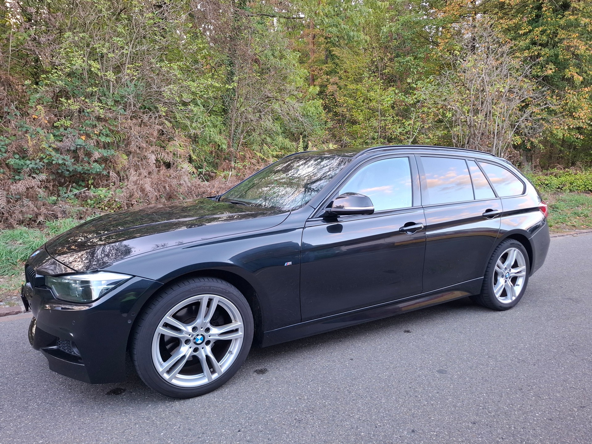 BMW 320d xDrive Touring Edition M Sport Steptronic-image-12