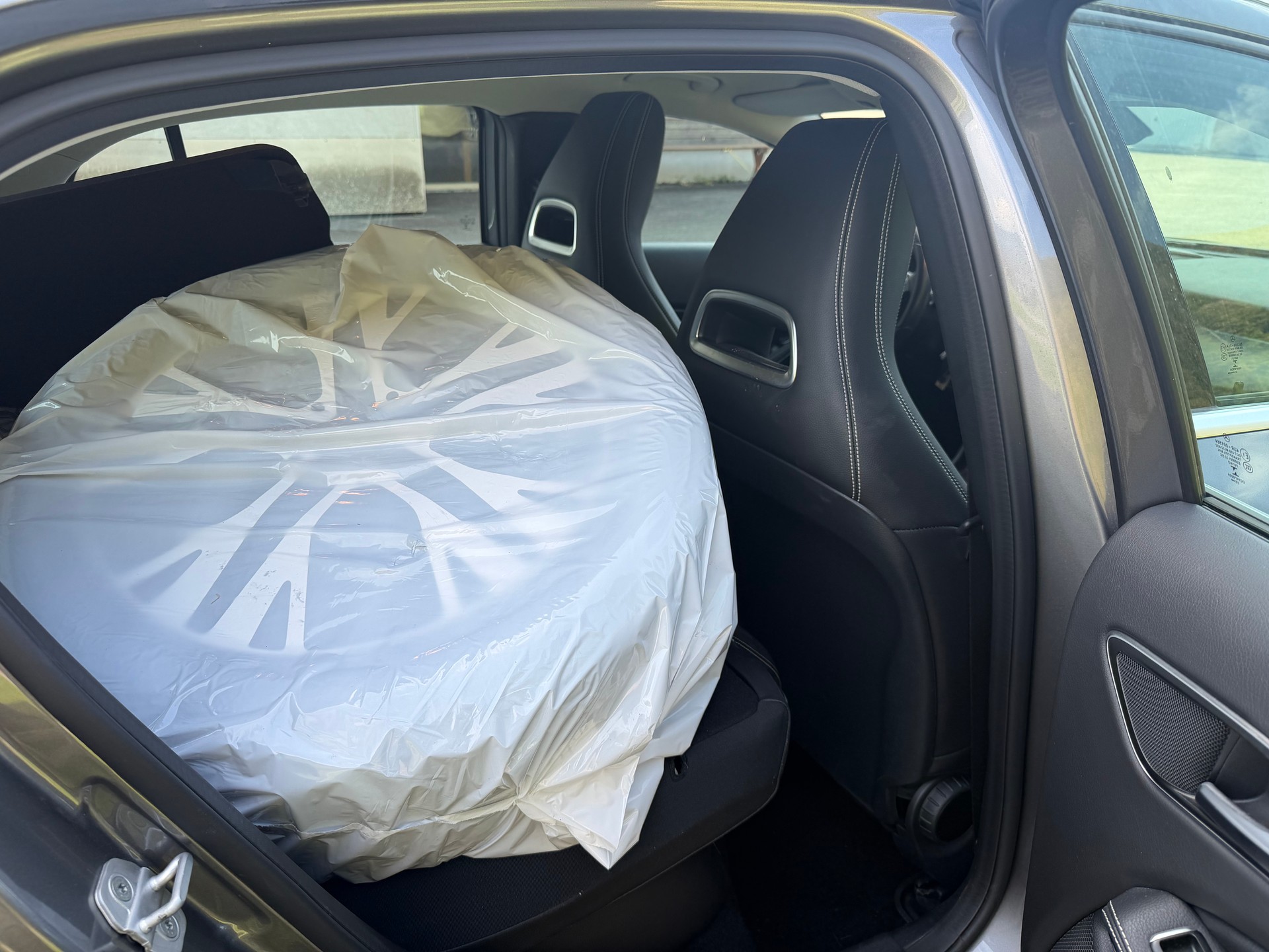 MERCEDES-BENZ GLA 250 4Matic 7G-DCT-image-14