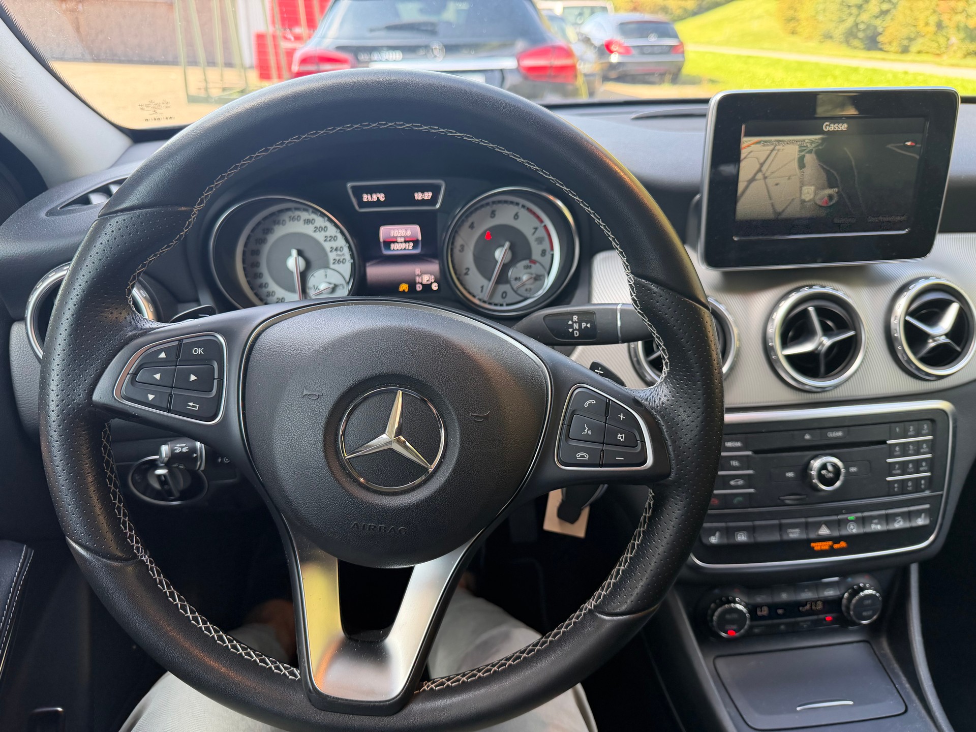 MERCEDES-BENZ GLA 250 4Matic 7G-DCT-image-15