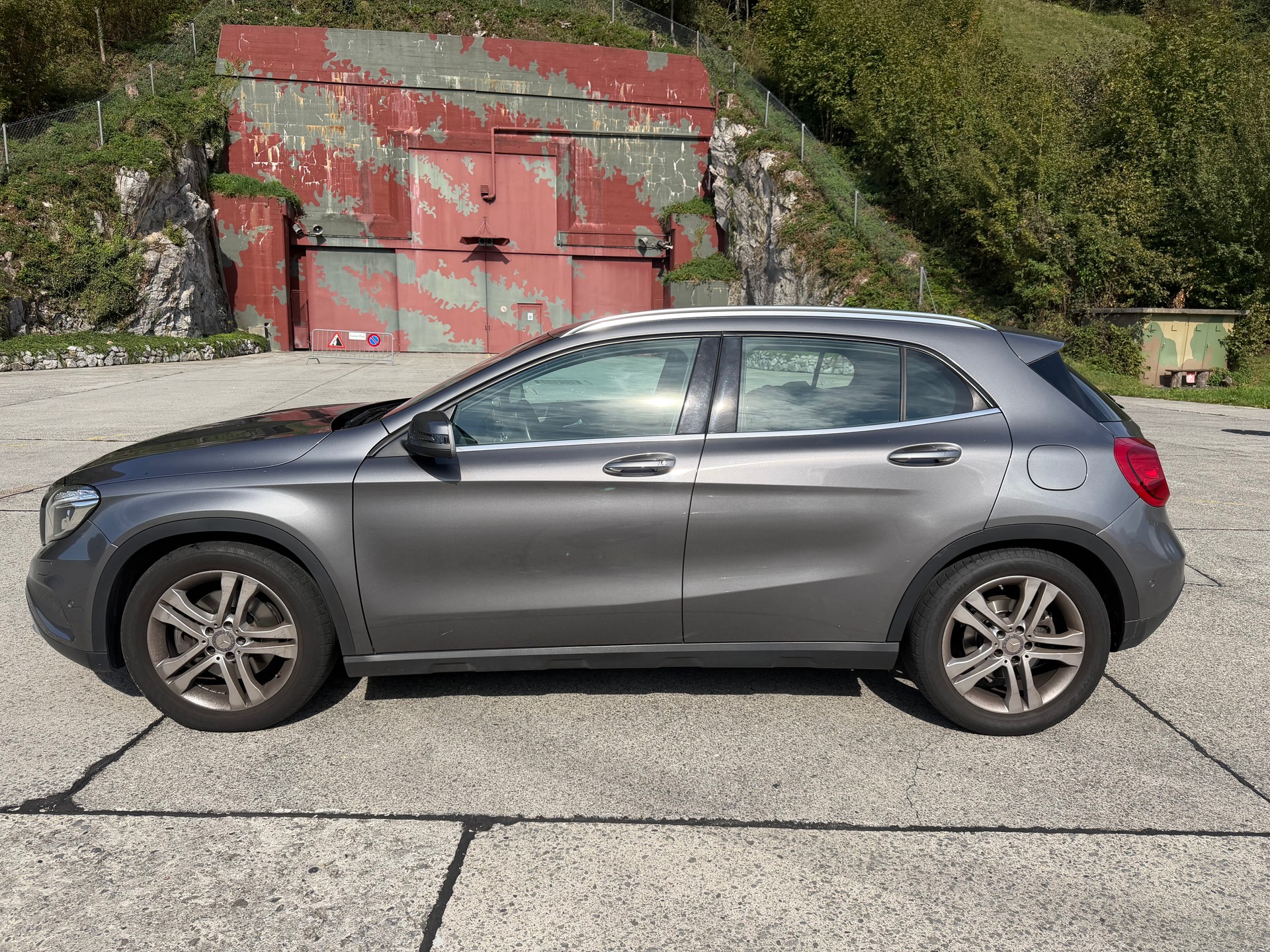 MERCEDES-BENZ GLA 250 4Matic 7G-DCT-image-1