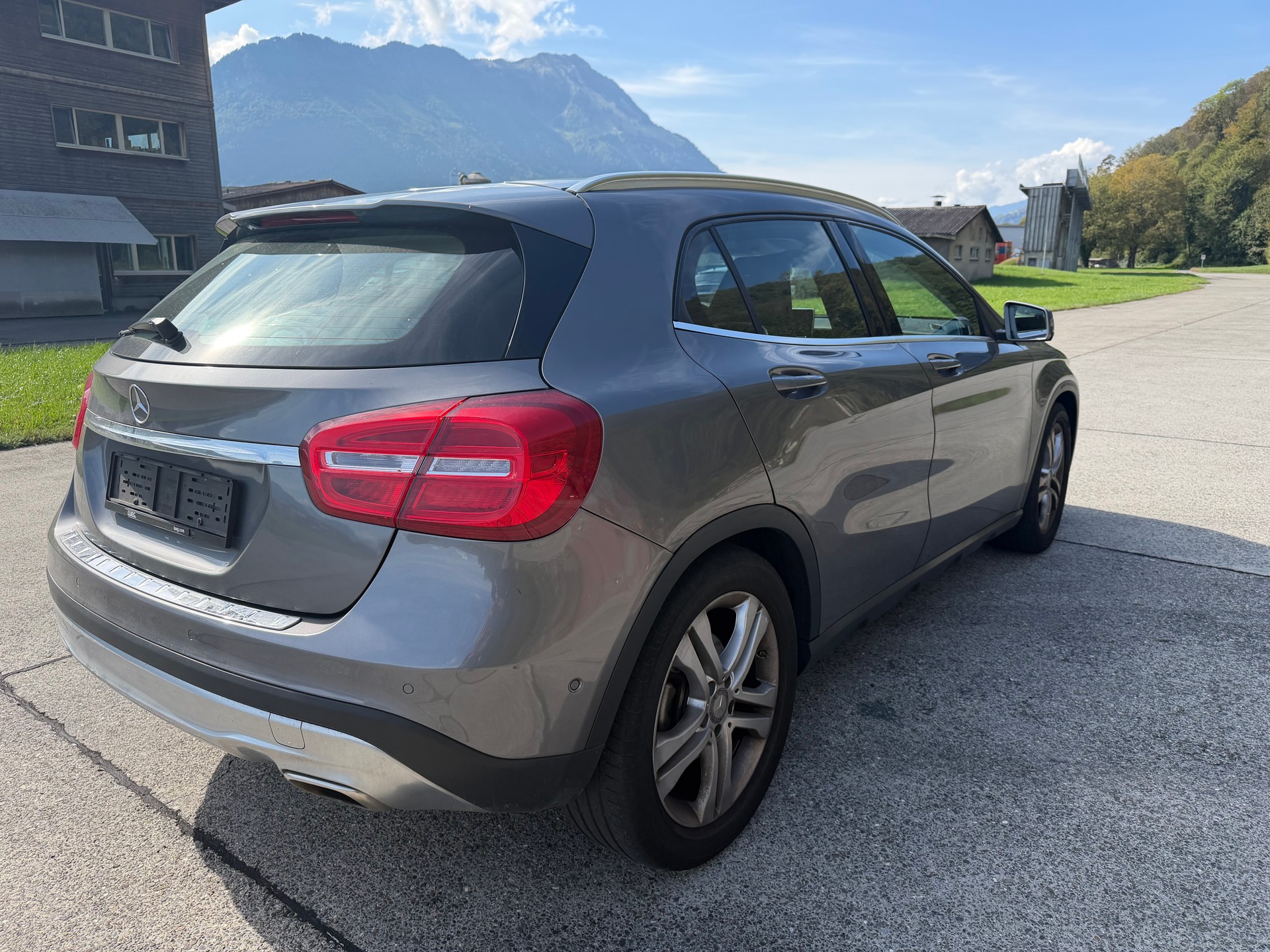 MERCEDES-BENZ GLA 250 4Matic 7G-DCT-image-3