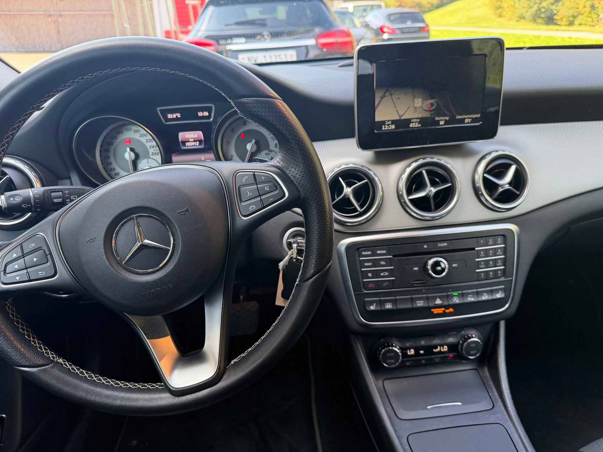 MERCEDES-BENZ GLA 250 4Matic 7G-DCT-image-10