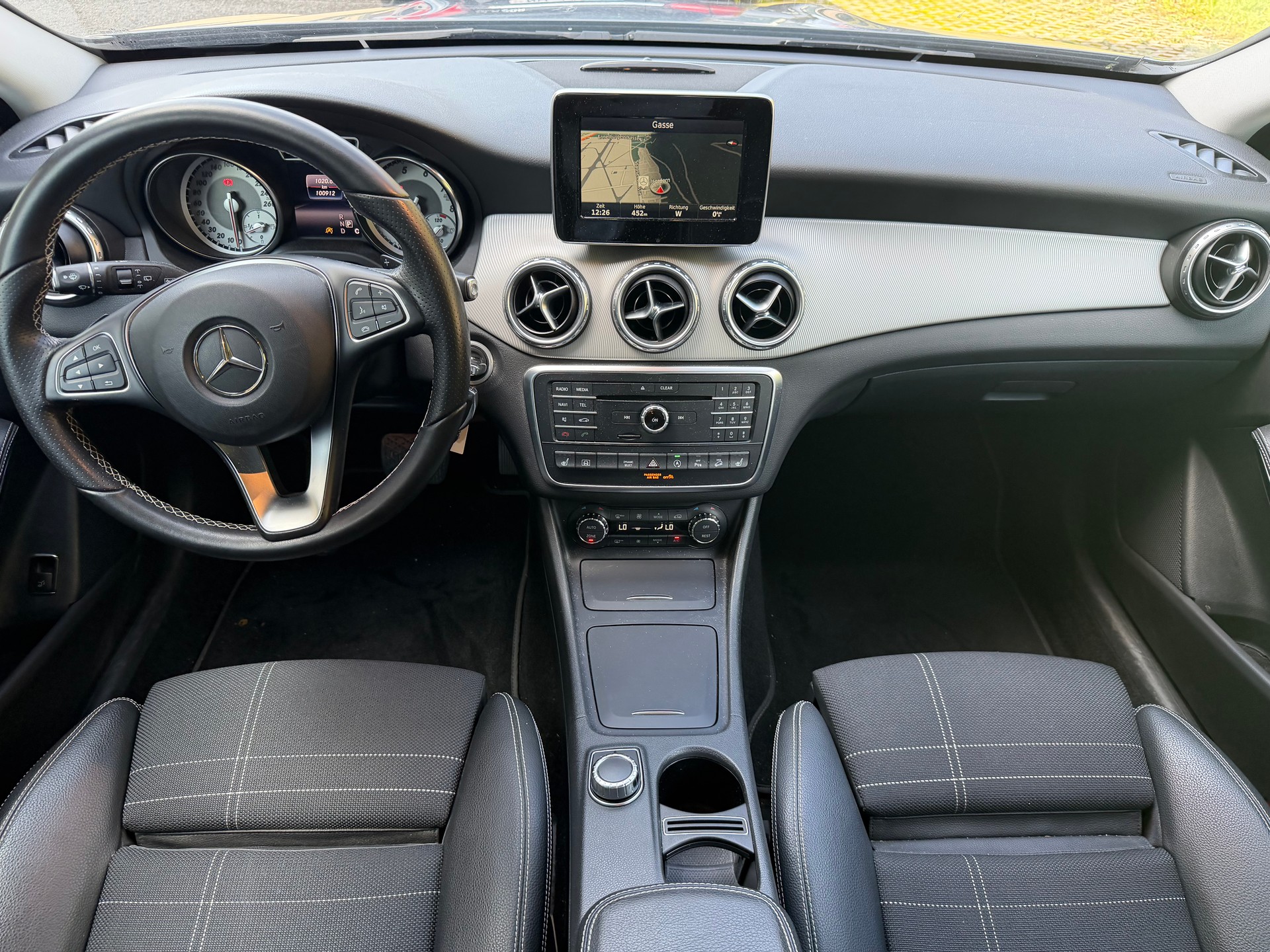 MERCEDES-BENZ GLA 250 4Matic 7G-DCT-image-9