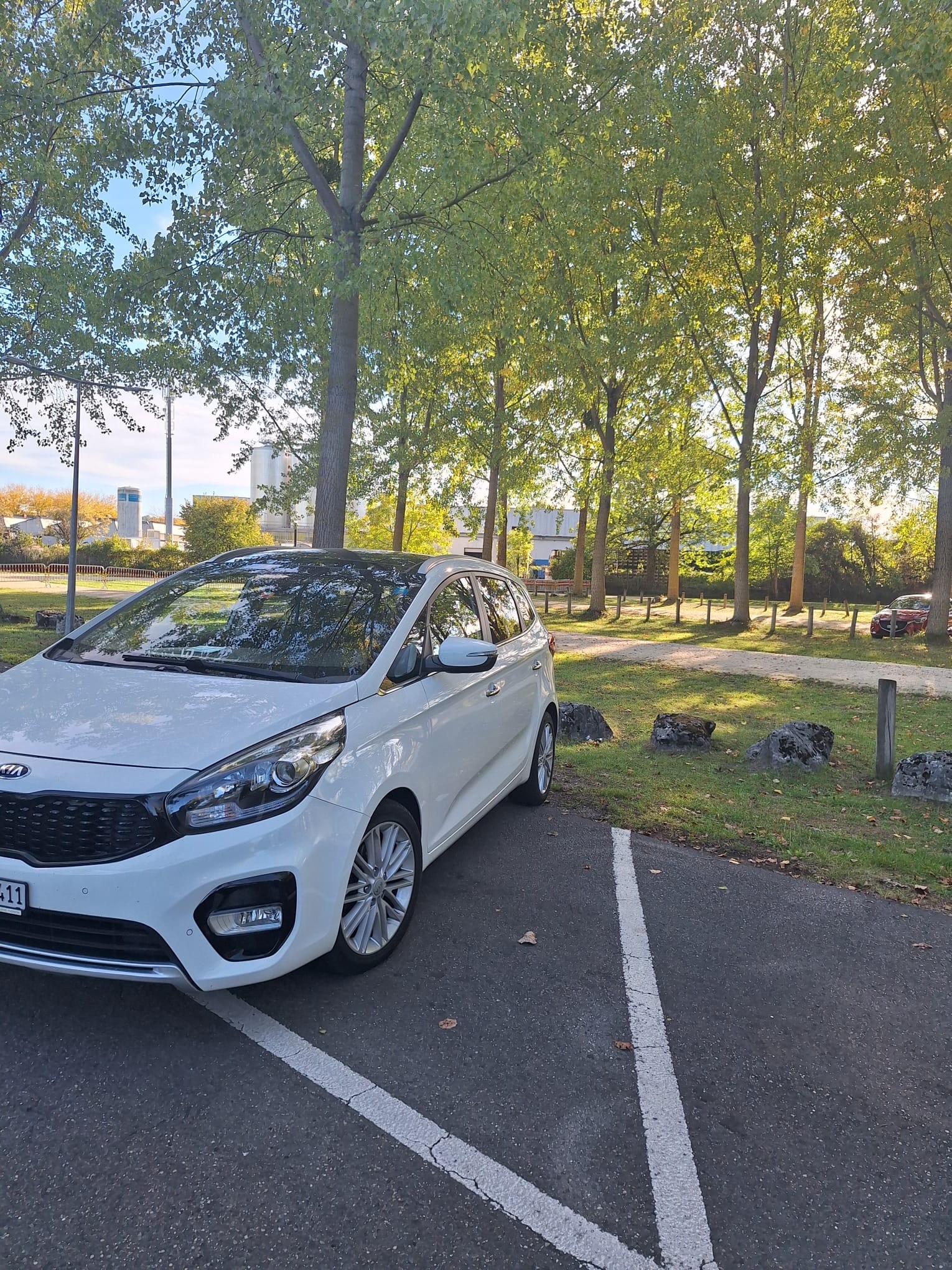 KIA Carens 1.7 CRDi Trend DCT-image-5