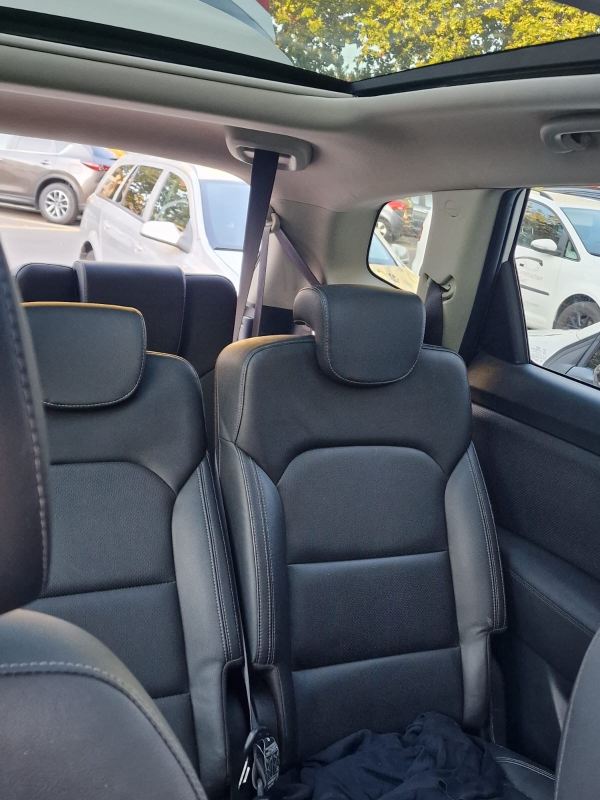 KIA Carens 1.7 CRDi Trend DCT-image-9