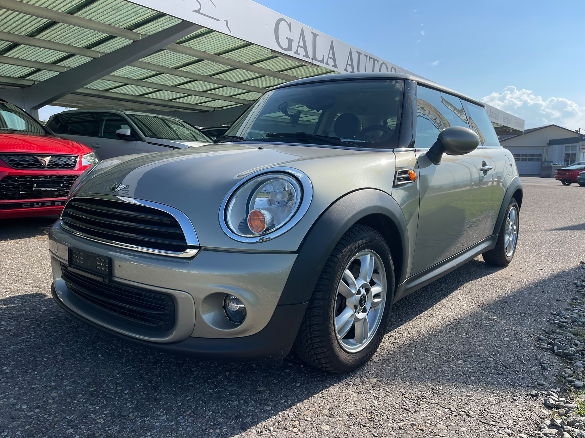 MINI One Cabriolet-image-0