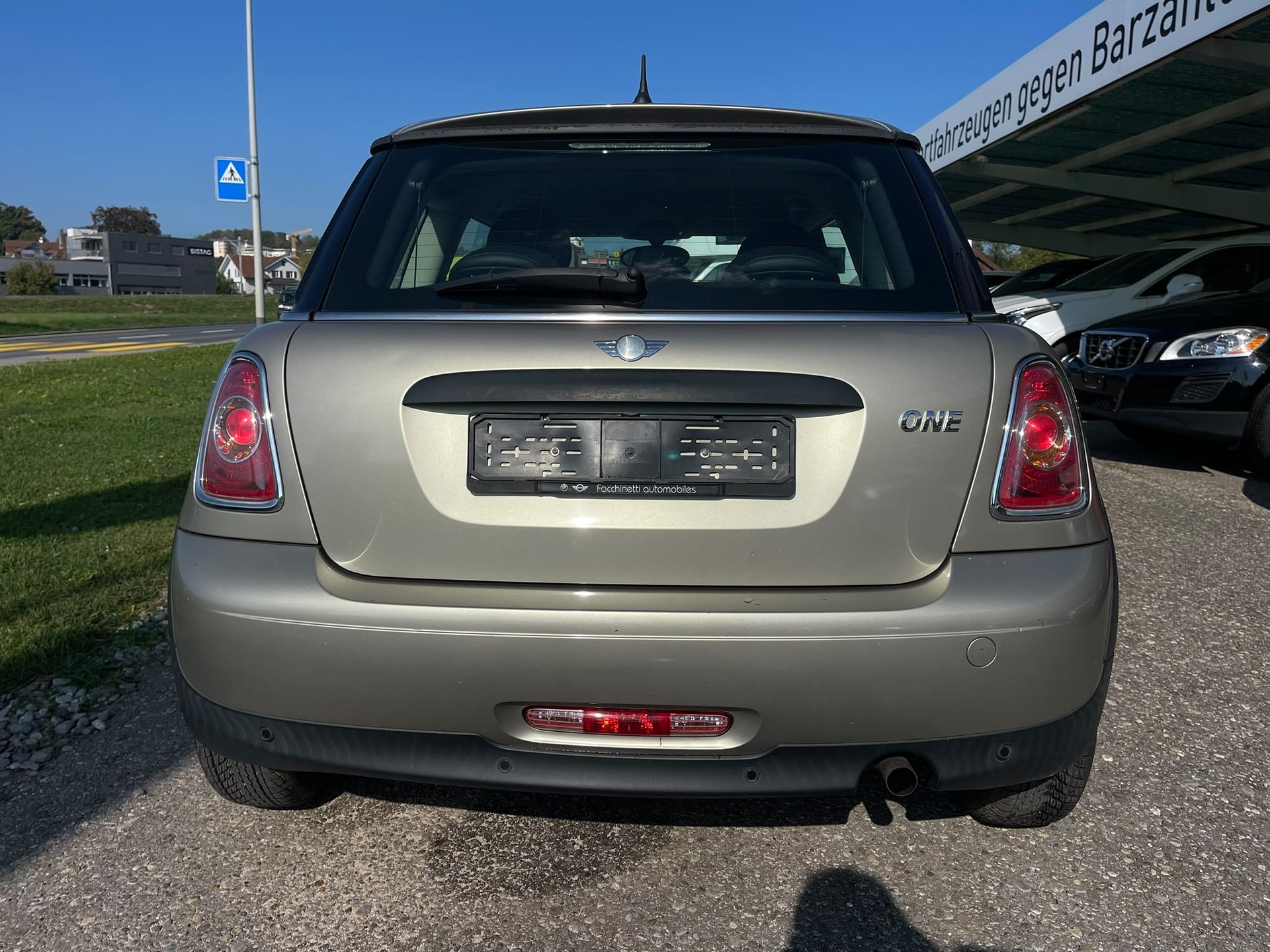 MINI One Cabriolet-image-4