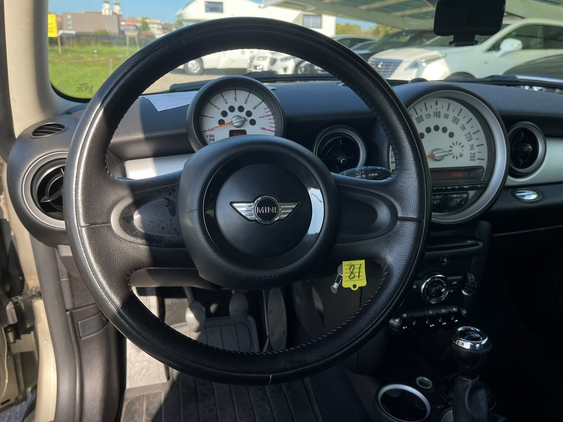 MINI One Cabriolet-image-7