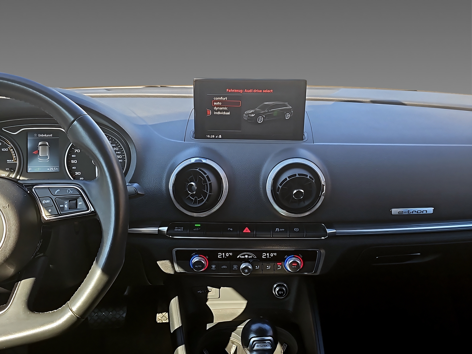 AUDI A3 Sportback 1.4 40 e-tron S-Tronic-image-8