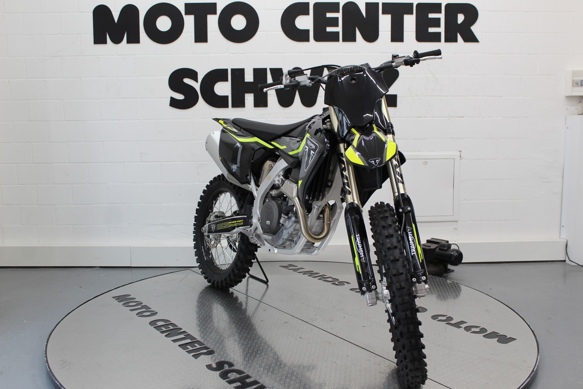 TRIUMPH TF-250X-showroom-element-2