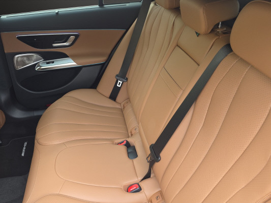 MERCEDES-BENZ E 220 d T 4M 9G-Tronic-image-8