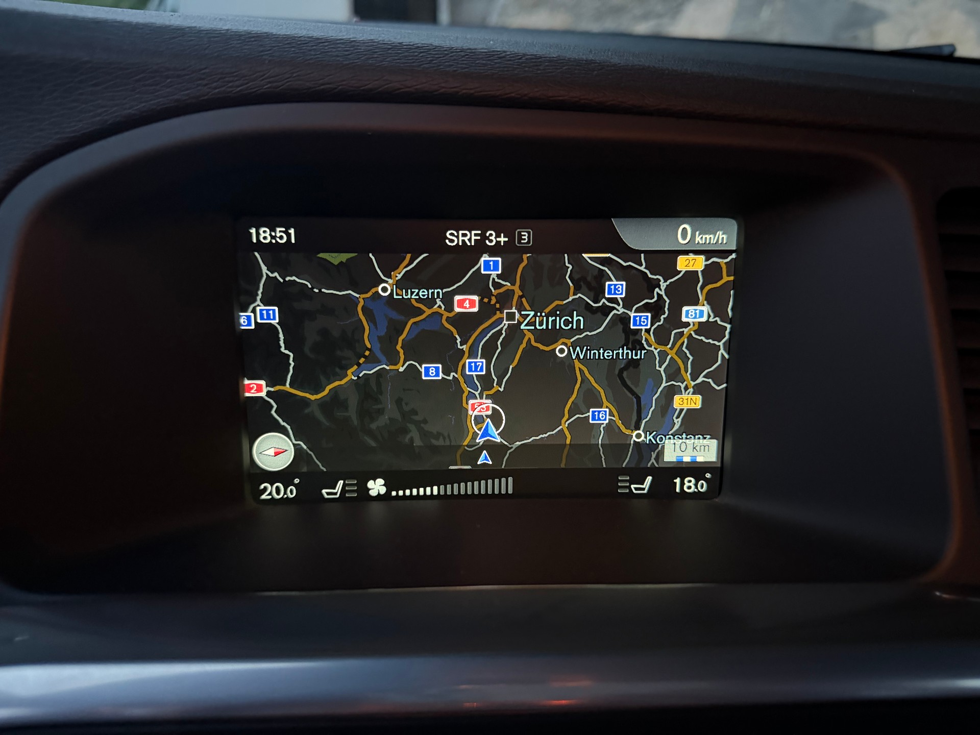 VOLVO V60 D6 AWD Plug-in Hybrid Momentum Geartronic-image-15
