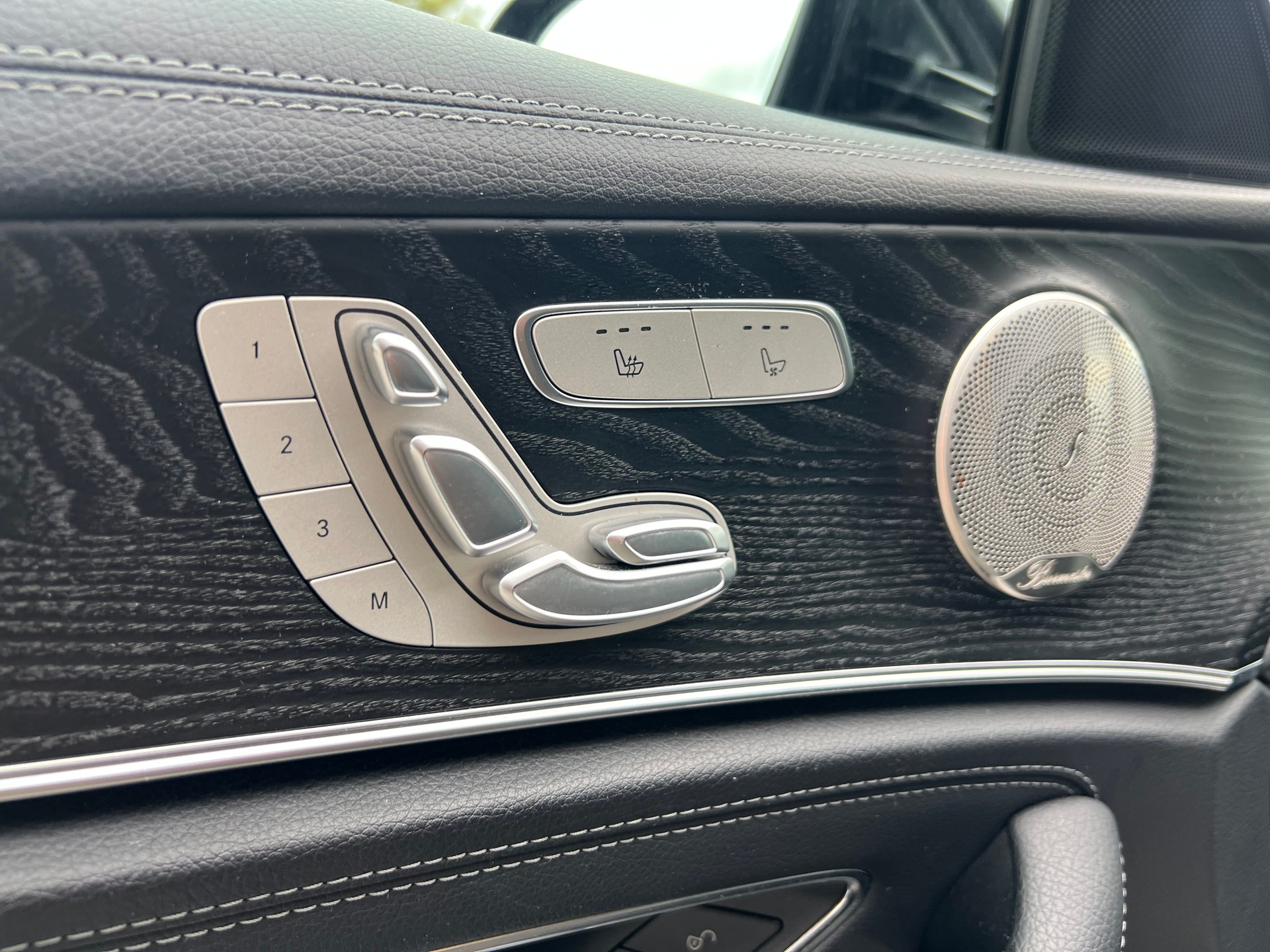 MERCEDES-BENZ E 220 d 4Matic AMG Line 9G-Tronic-image-8