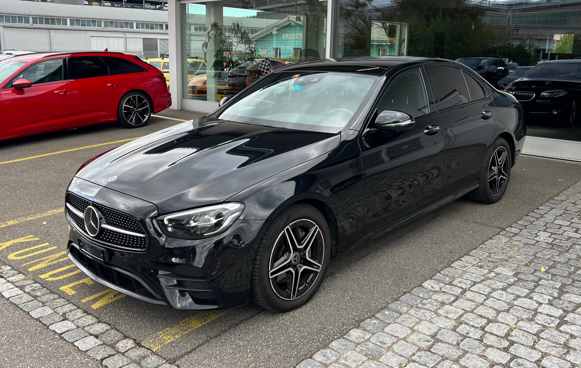 MERCEDES-BENZ E 220 d 4Matic AMG Line 9G-Tronic-image-0
