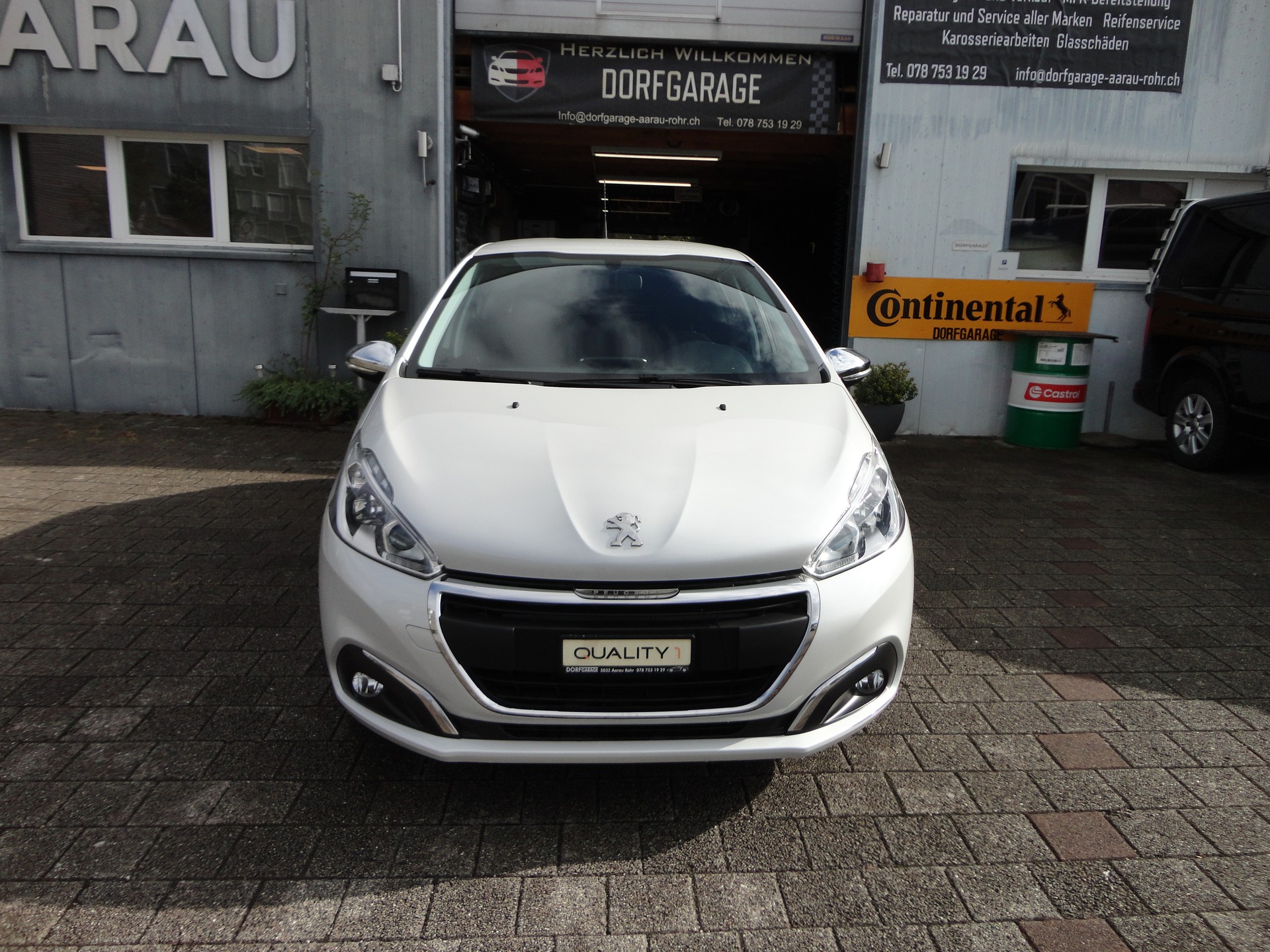 PEUGEOT 208 1.2 PureTech Style-image-7