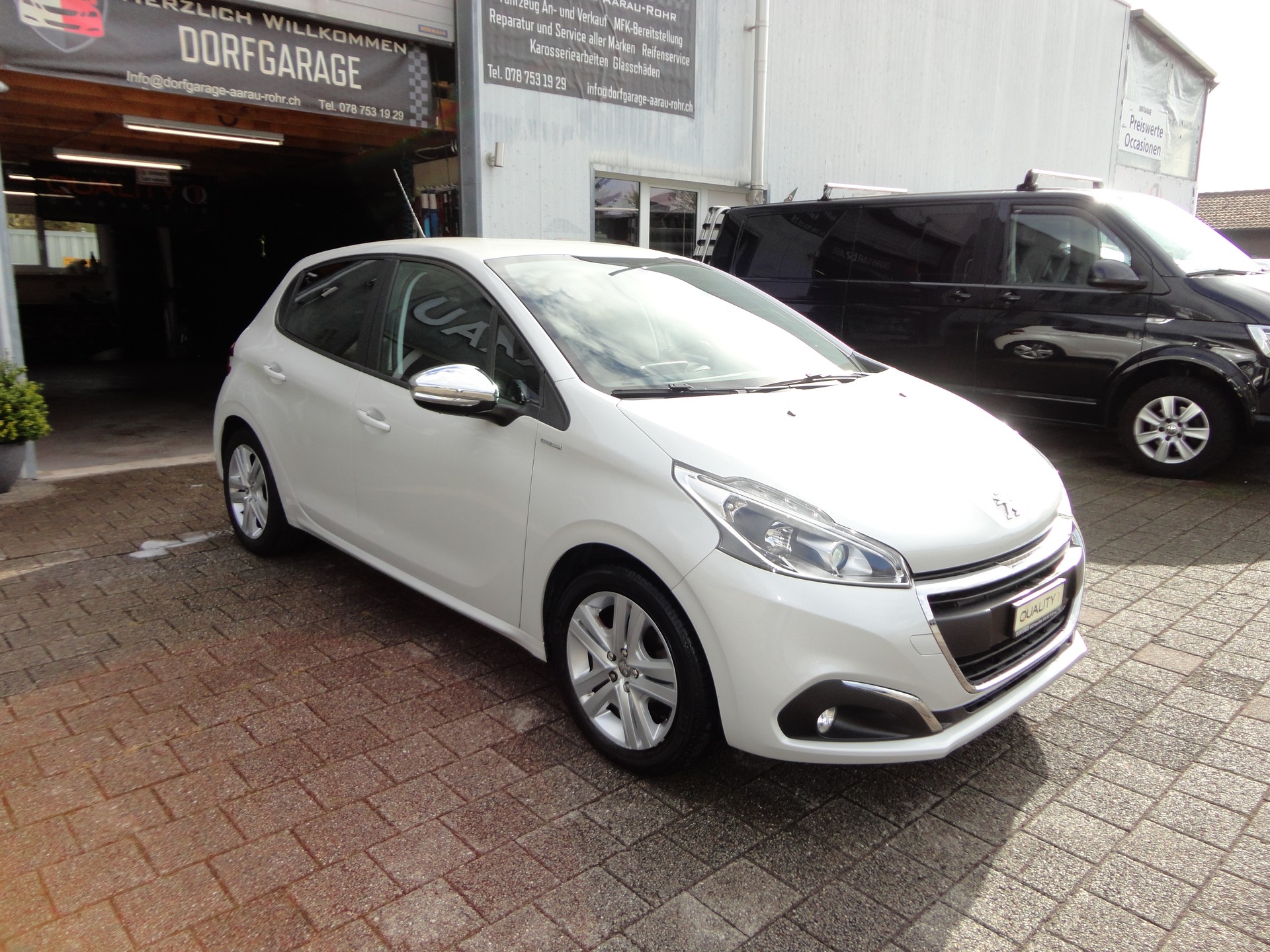 PEUGEOT 208 1.2 PureTech Style-image-6