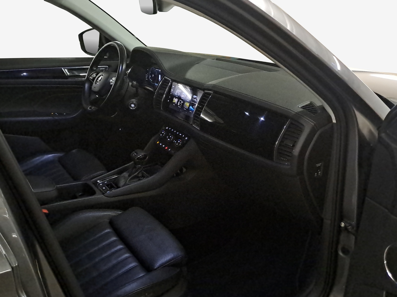 SKODA Kodiaq 2.0 TSI 4x4 L&K-image-13