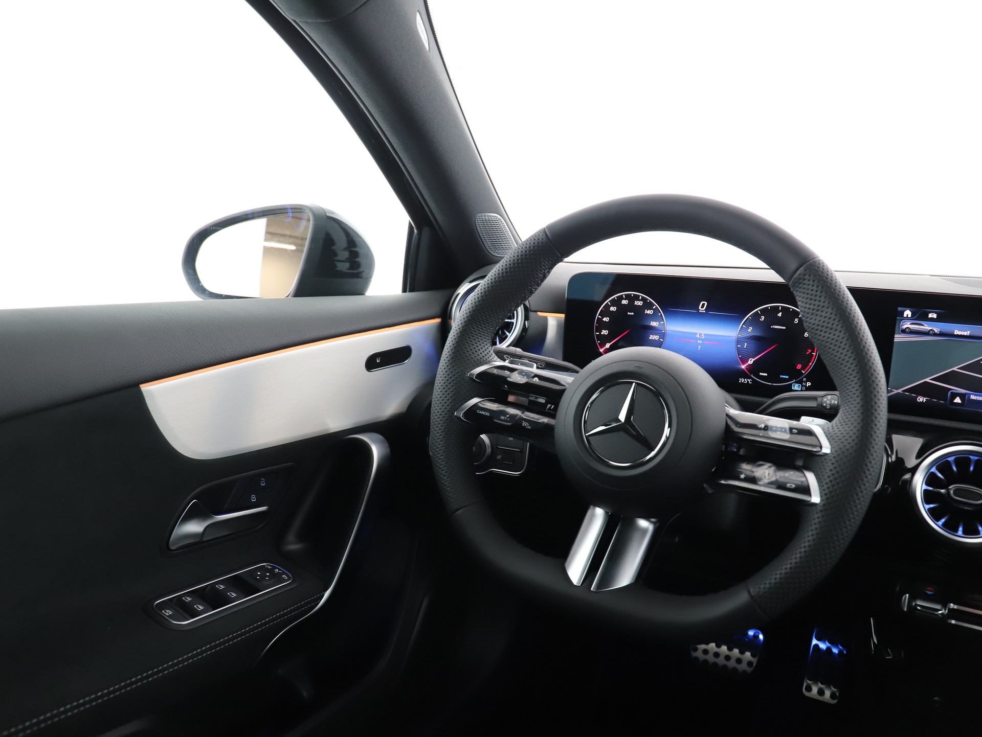 MERCEDES-BENZ A 200 Night Star 7G-DCT-image-12