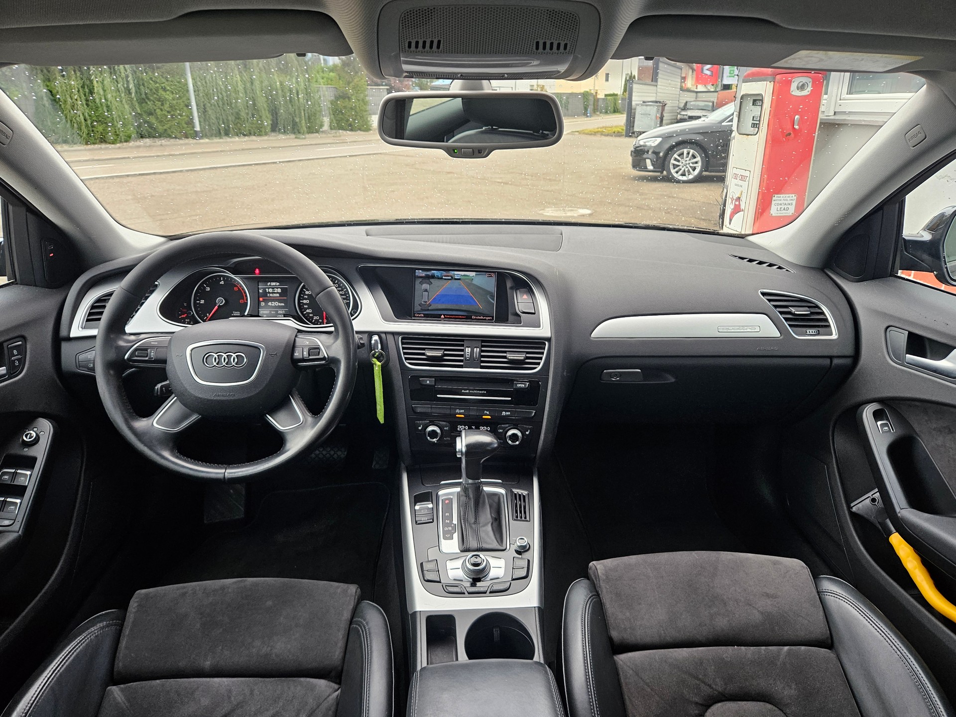 AUDI A4 Avant 2.0 TDI quattro S-tronic-image-8