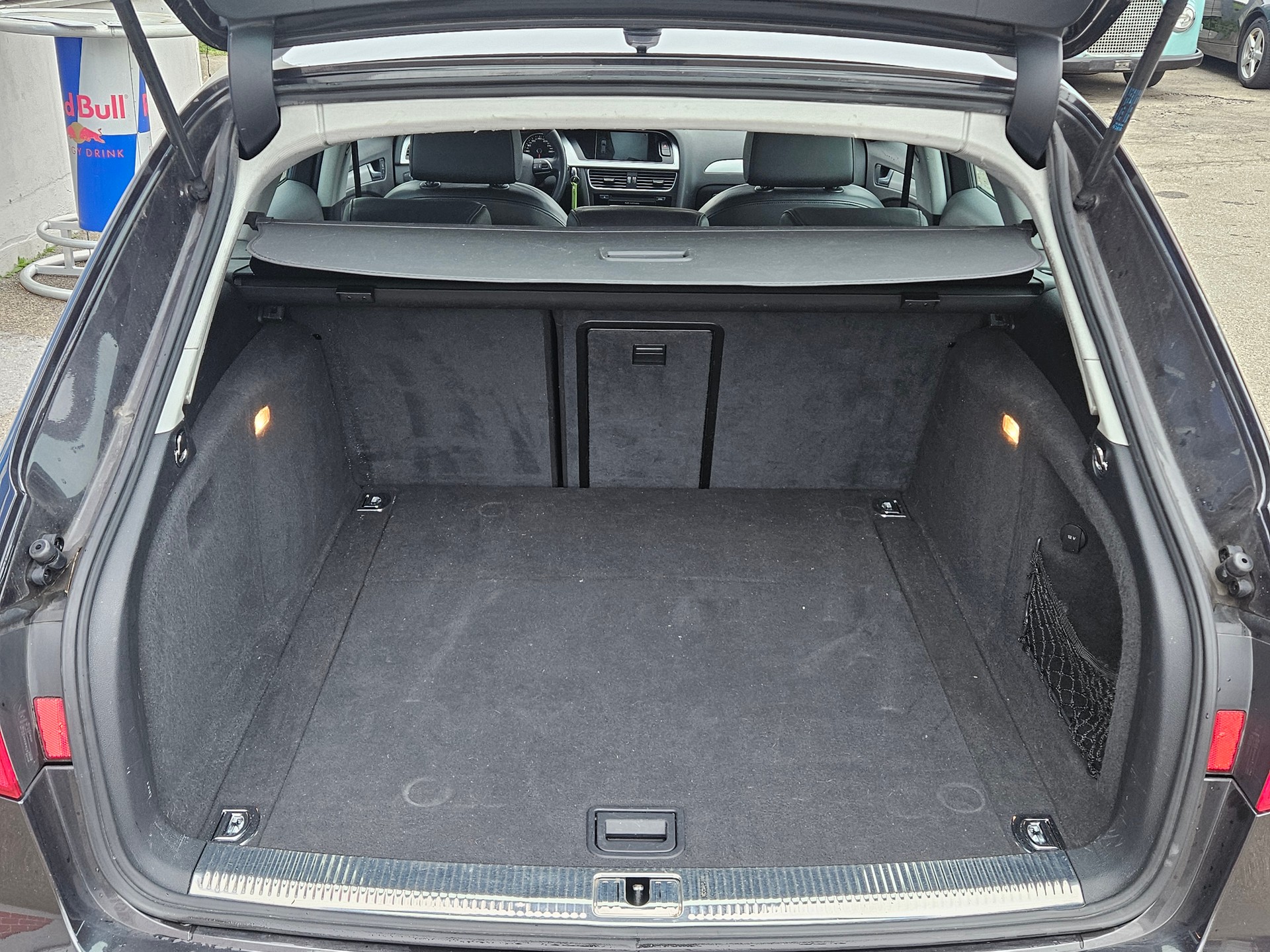 AUDI A4 Avant 2.0 TDI quattro S-tronic-image-13