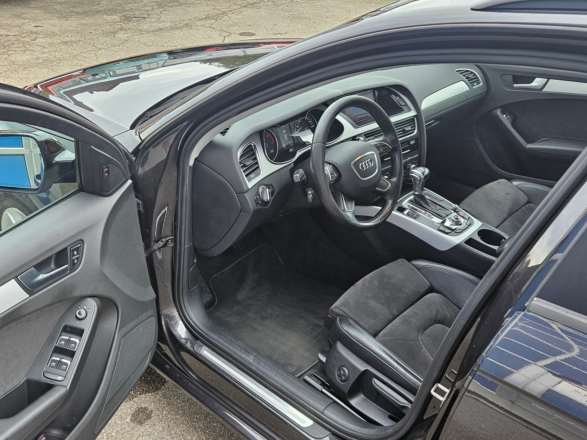 AUDI A4 Avant 2.0 TDI quattro S-tronic-image-11