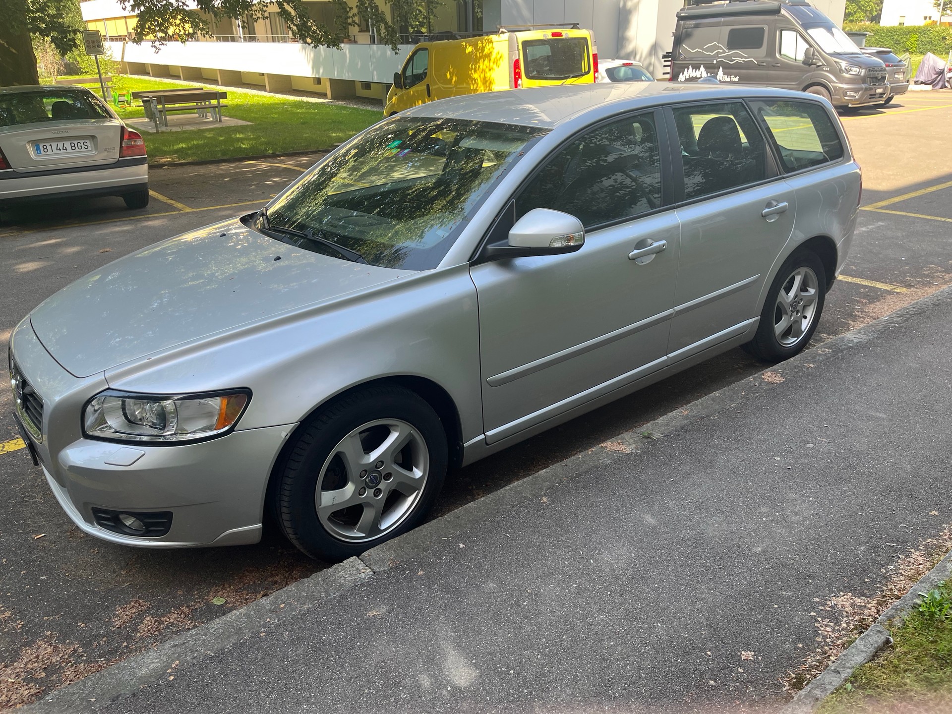 VOLVO 2.0 D3 Business Pro Edition-image-5