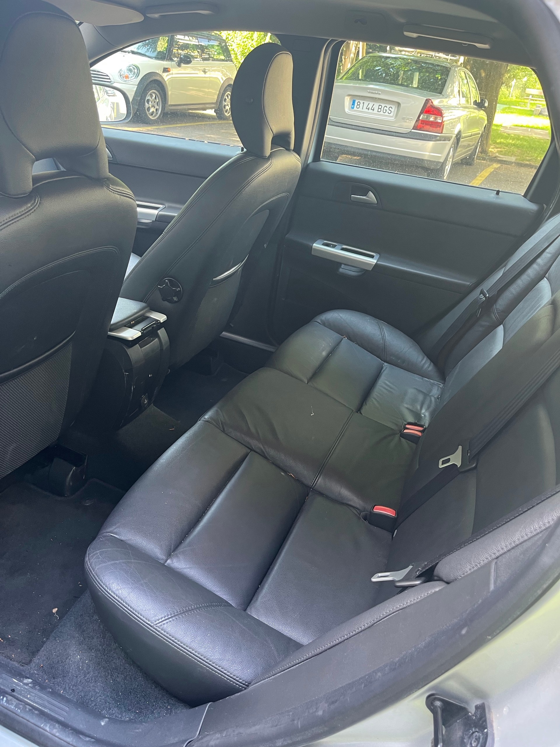 VOLVO 2.0 D3 Business Pro Edition-image-2