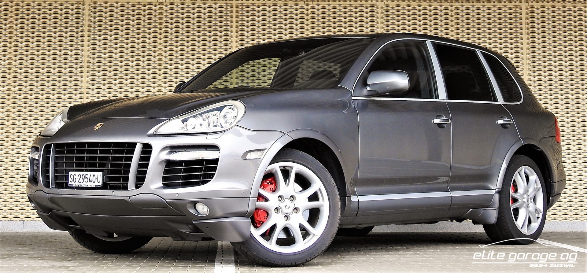 PORSCHE Cayenne Turbo-image-0