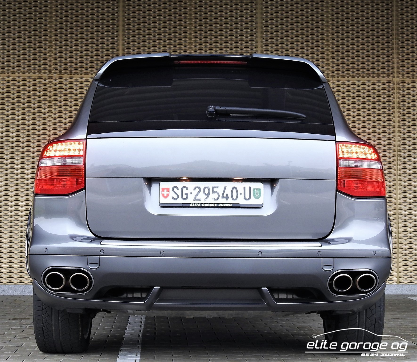 PORSCHE Cayenne Turbo-image-3