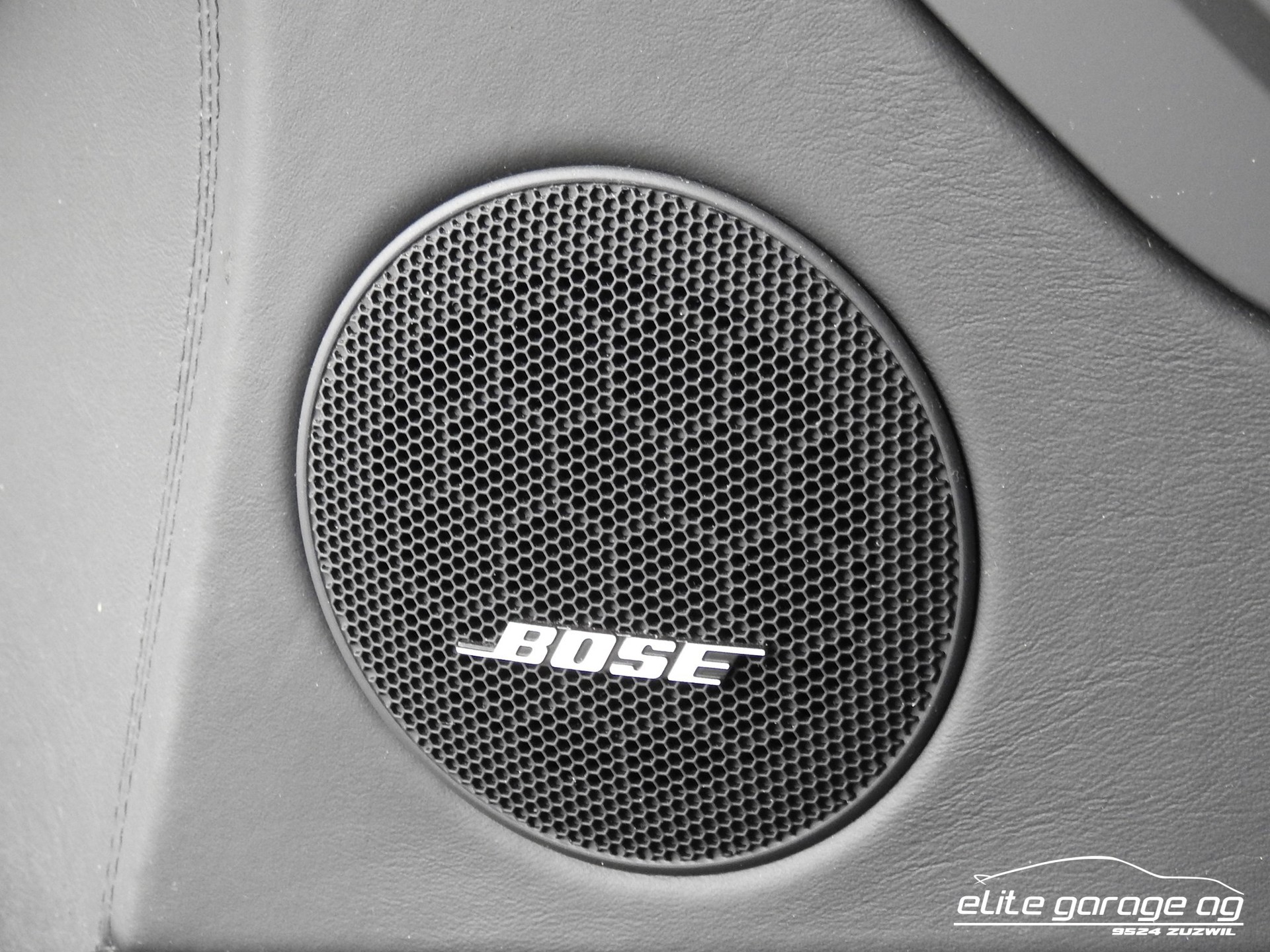 PORSCHE Cayenne Turbo-image-13